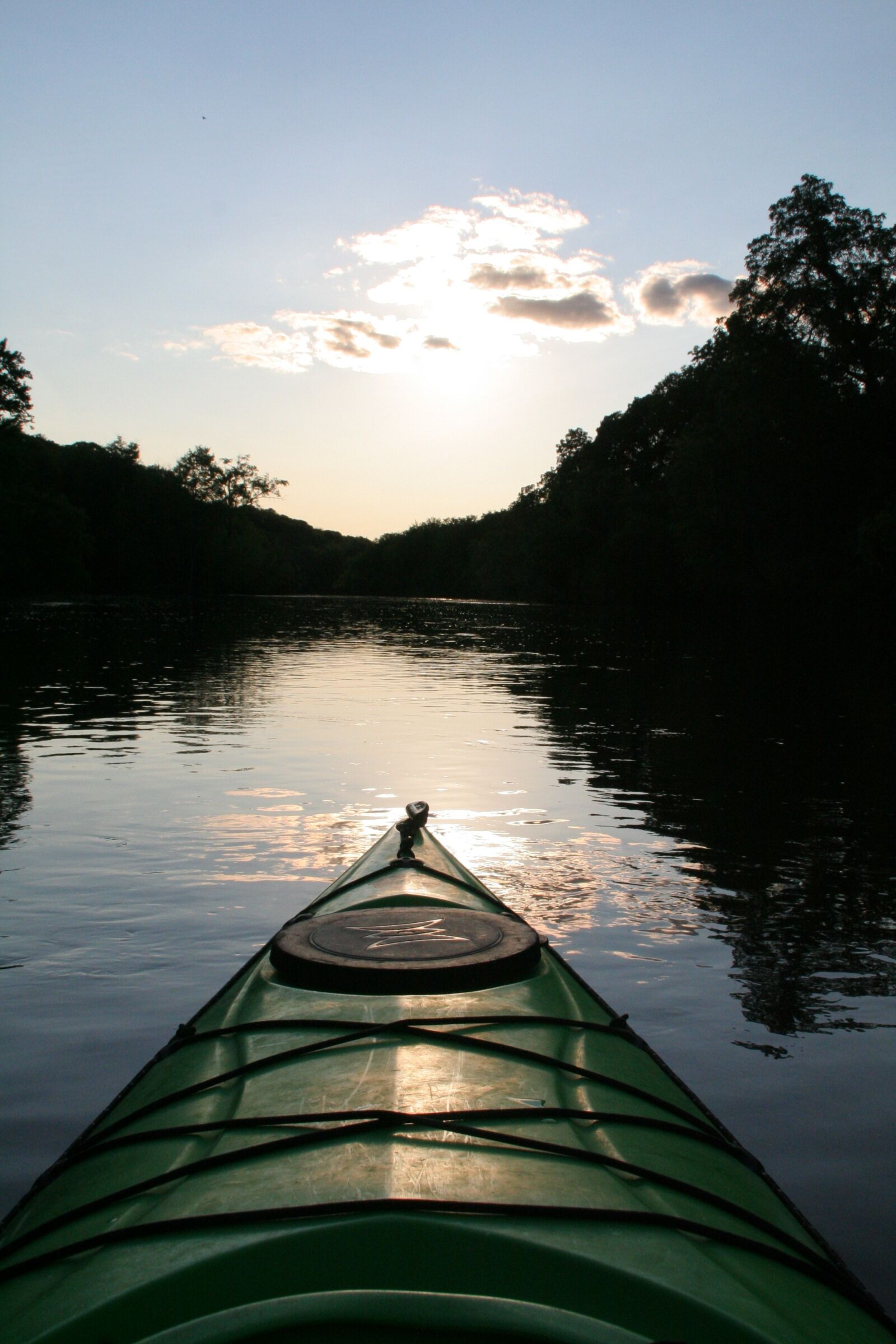 Canon EOS 350D (EOS Digital Rebel XT / EOS Kiss Digital N) sample photo. River, kayak, kayaking photography