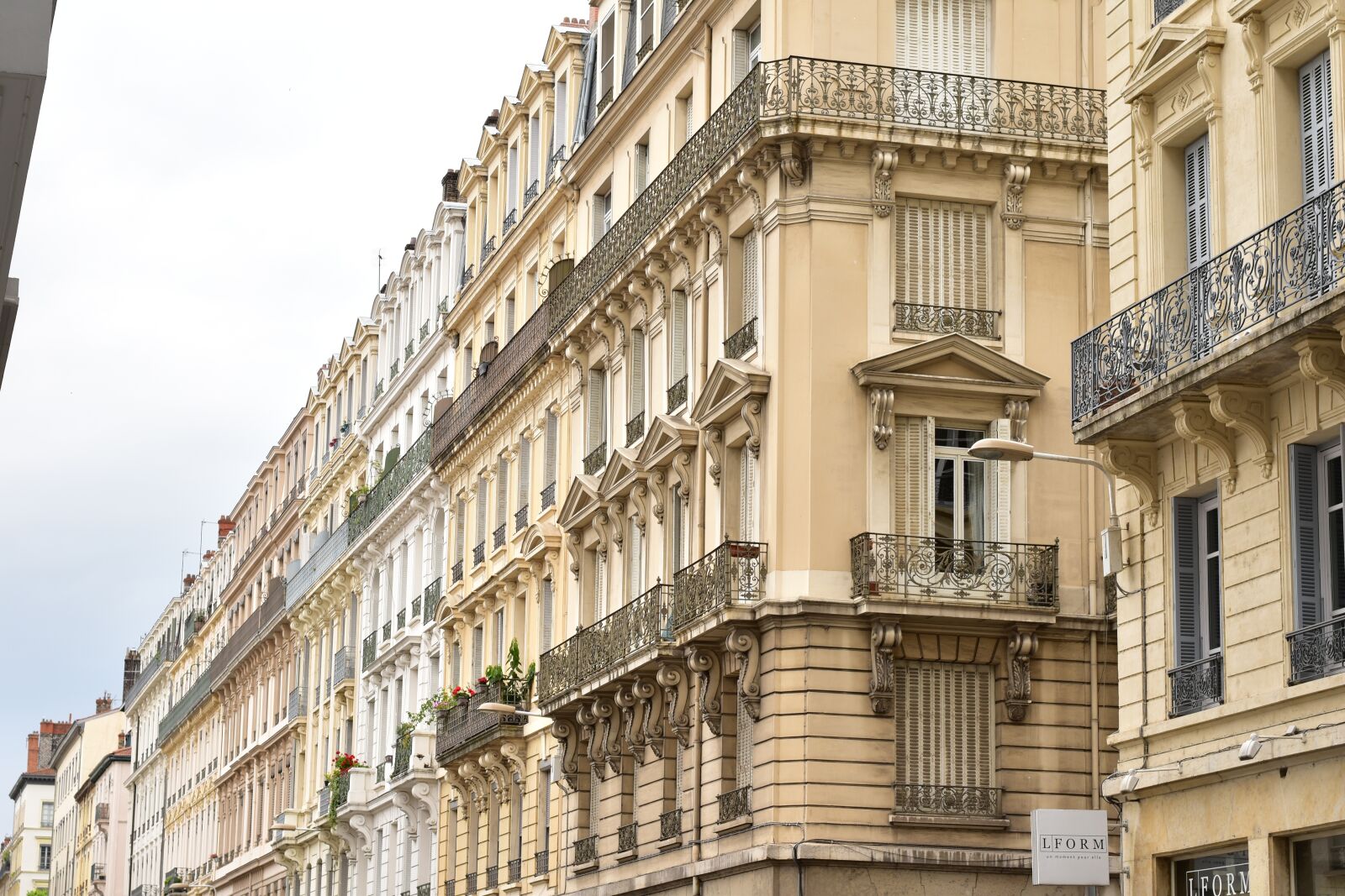 Nikon D3500 sample photo. Lyon, france, architecture photography