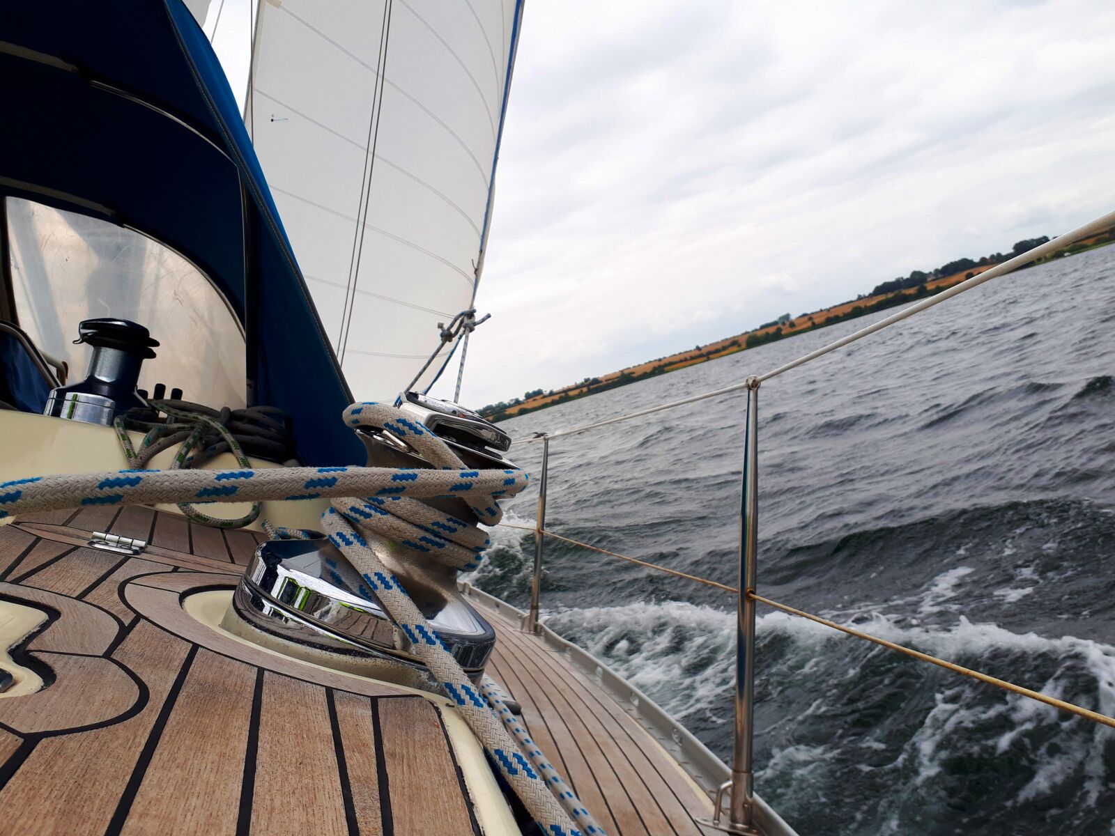 Samsung Galaxy A5(2017) sample photo. Sailing, water, boat photography