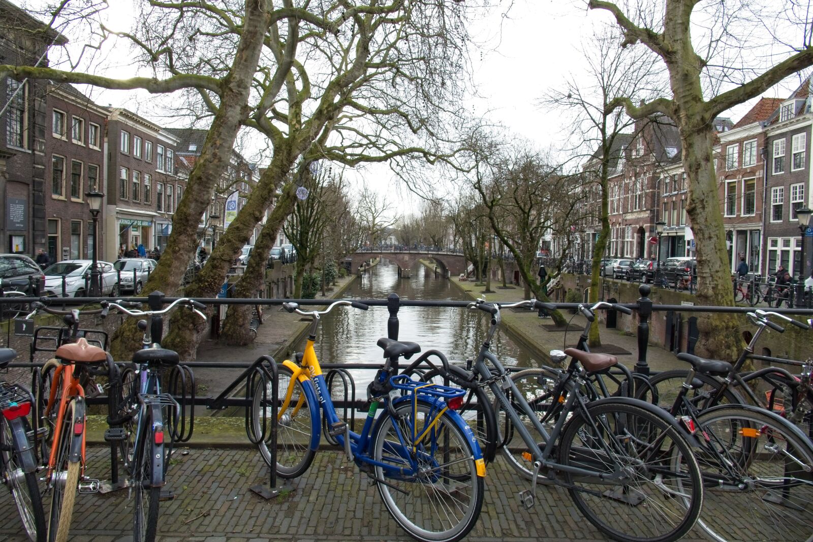 Panasonic Lumix DMC-FZ1000 sample photo. Utrecht, canal, bicycle photography
