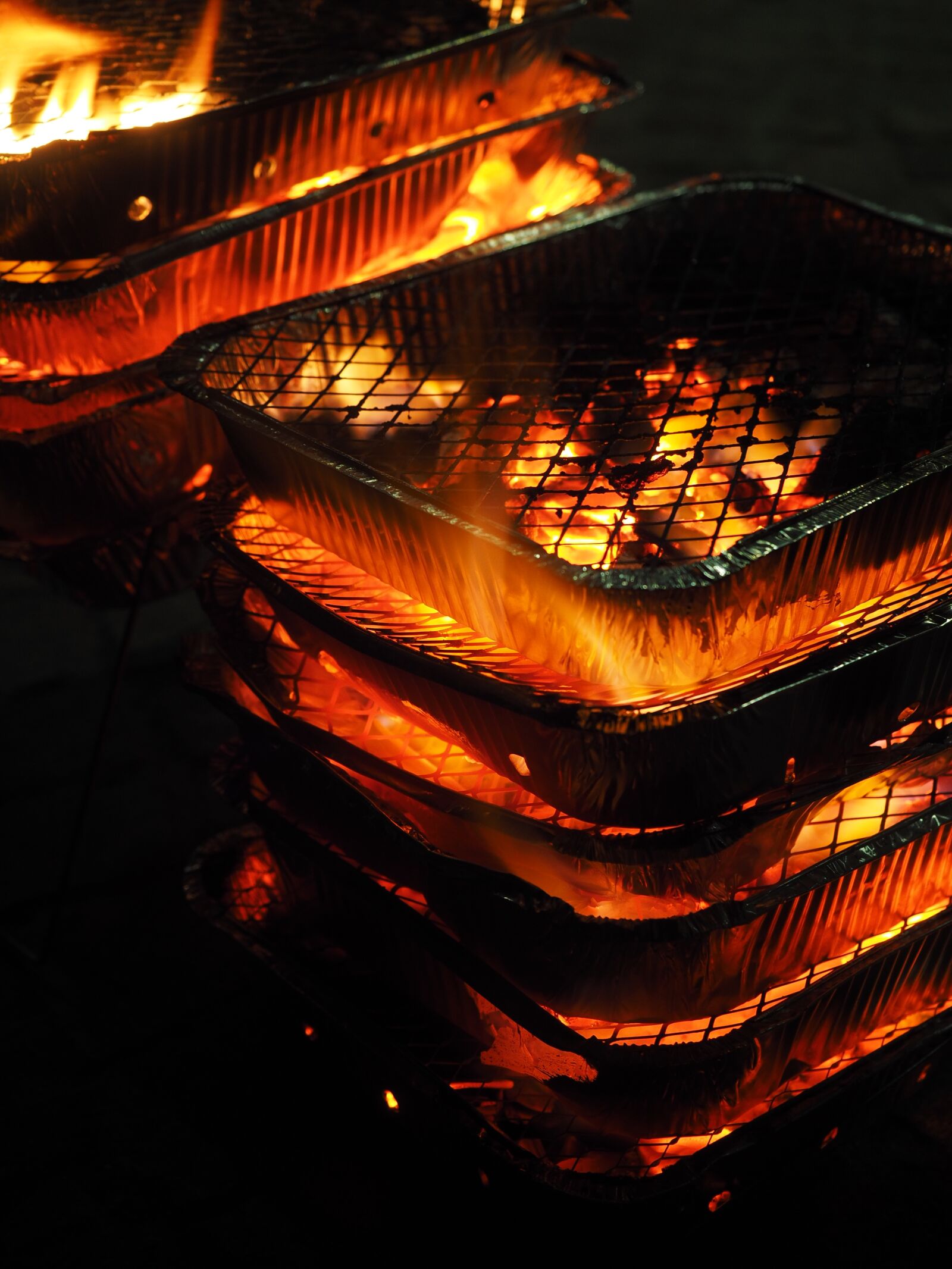Olympus OM-D E-M1 + Olympus M.Zuiko Digital ED 12-40mm F2.8 Pro sample photo. Flame, fire, out of photography