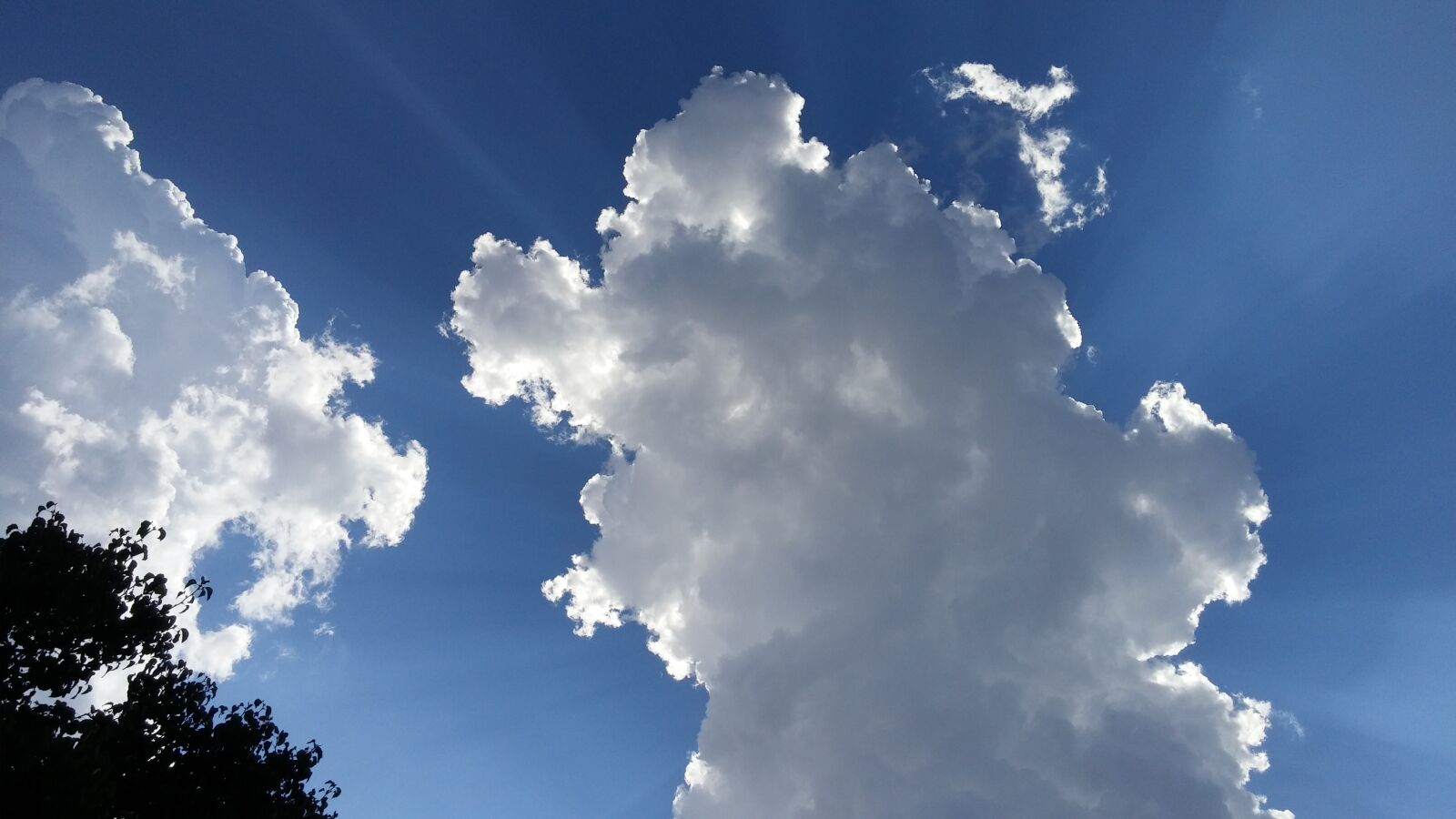 LG G3 sample photo. Clouds, blue sky, sun photography