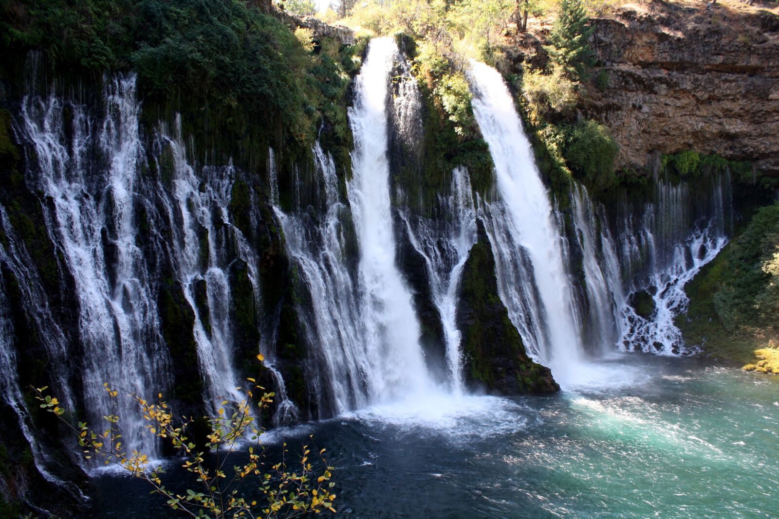 Canon EOS 1000D (EOS Digital Rebel XS / EOS Kiss F) sample photo. Waterfall, landscape, nature photography