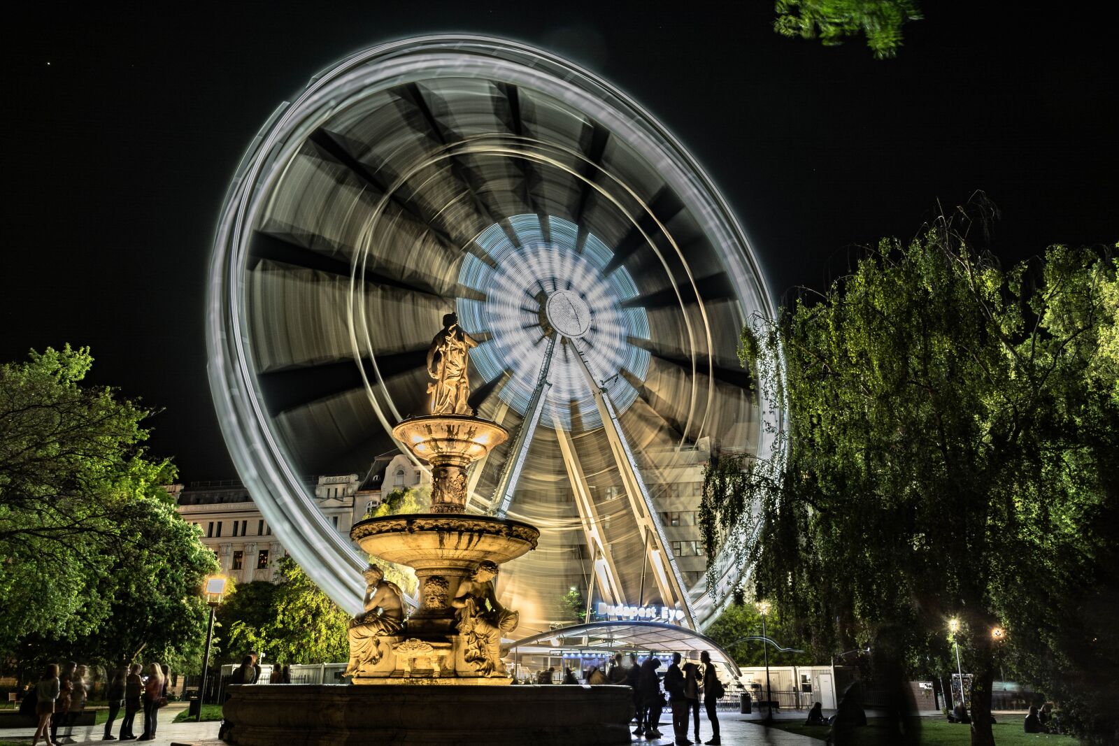 Nikon D5200 sample photo. Ferris wheel, night-life, urban photography
