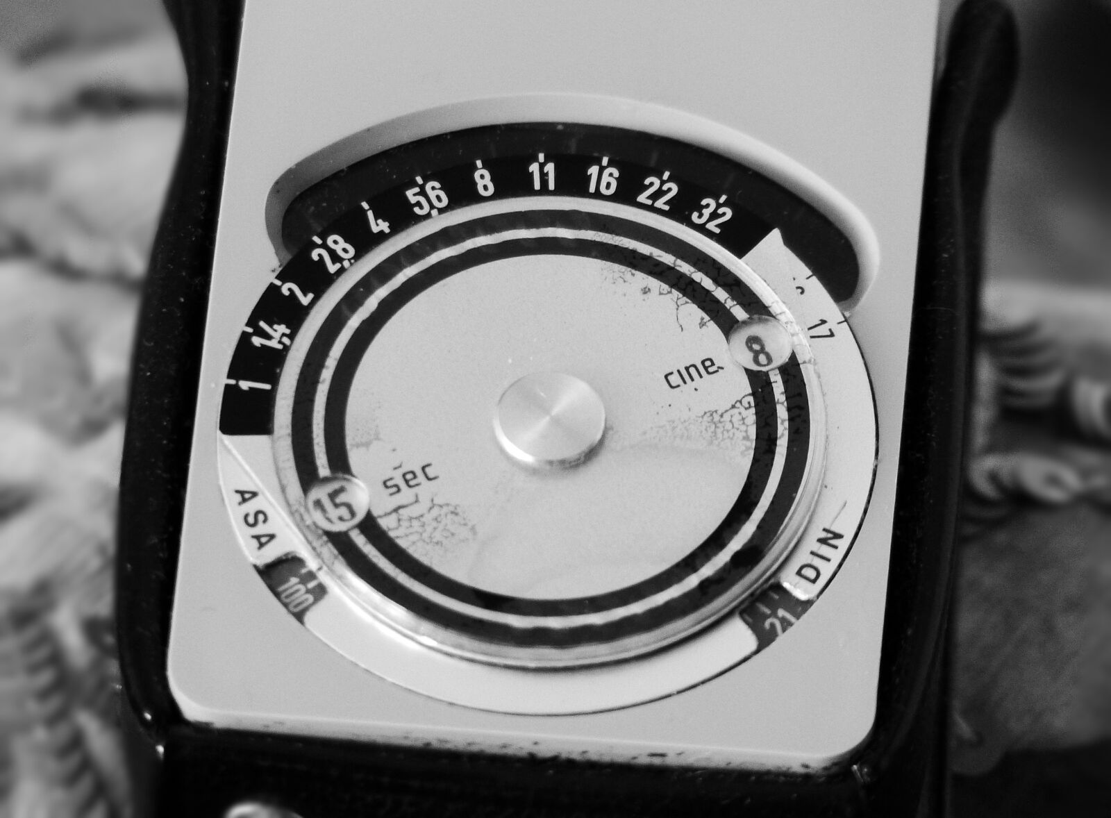 Panasonic Lumix DMC-FZ200 sample photo. Photography, analog, exposure meter photography