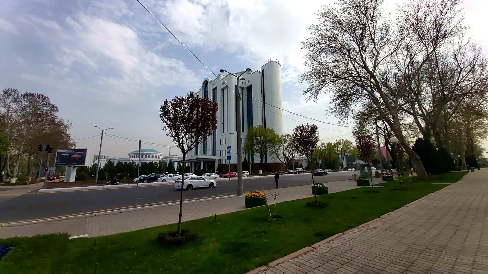 Samsung Galaxy A70 sample photo. City, sky, blue photography