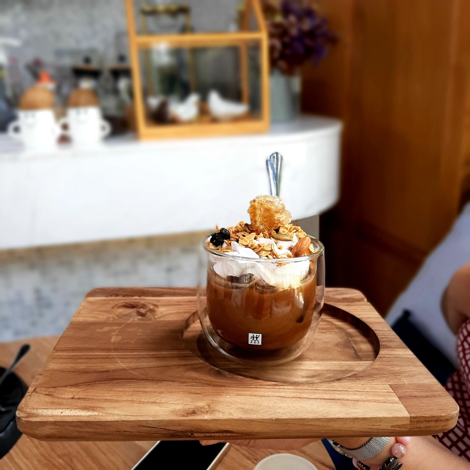 Samsung Galaxy A50 sample photo. Coffee, coffee shop, restaurant photography