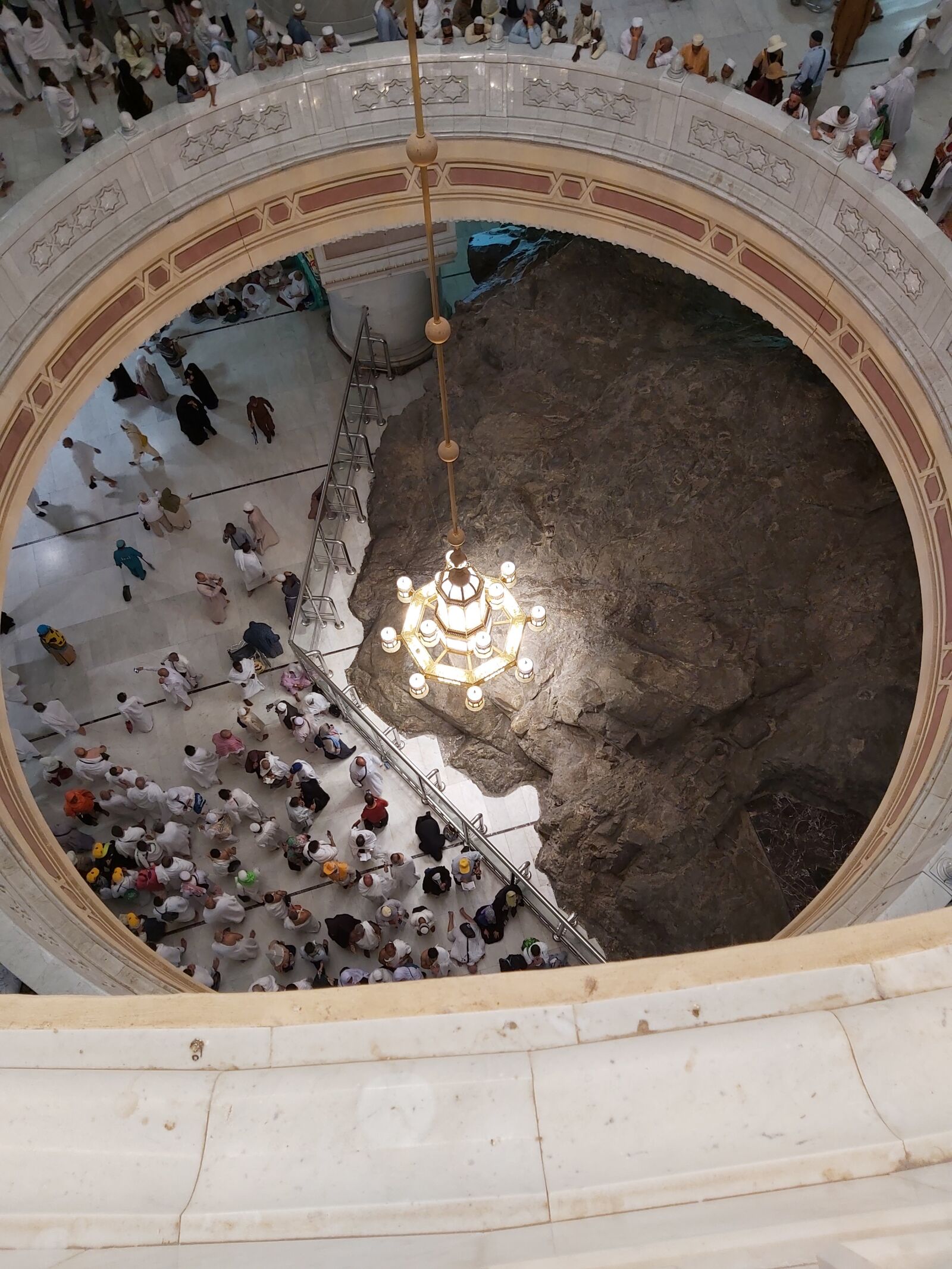 Samsung Galaxy A70 sample photo. Mèque, safa, religion photography