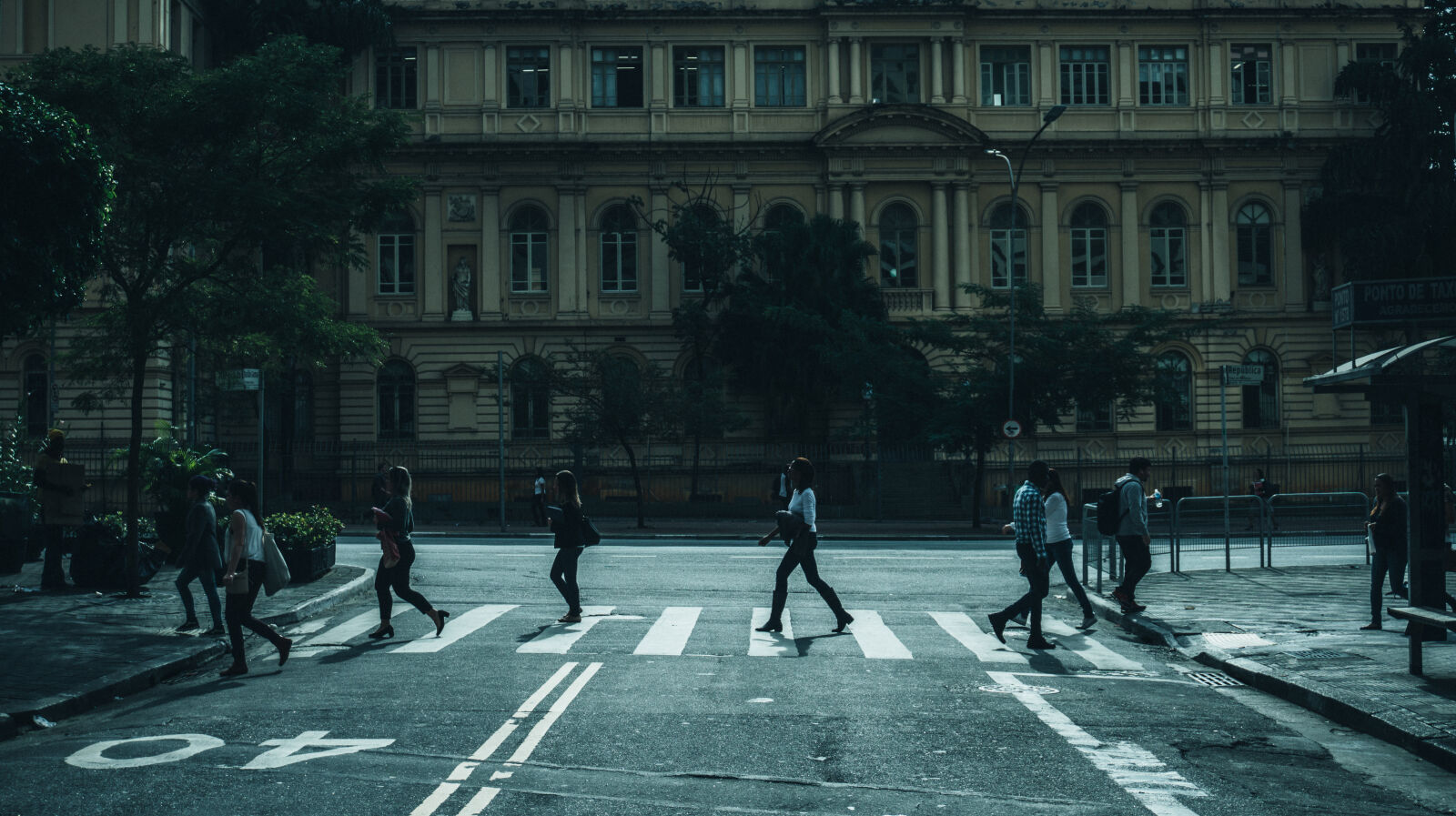 Sony a6300 sample photo. Architecture, blur, building, city photography