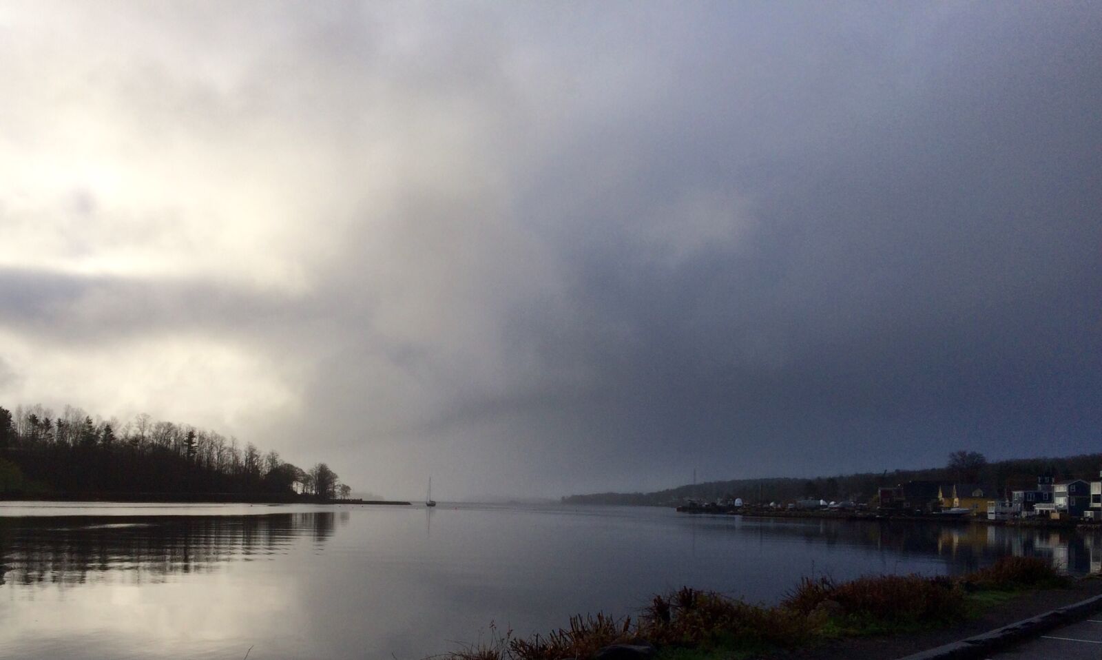 iPhone 5s back camera 4.15mm f/2.2 sample photo. Mahone, bay photography