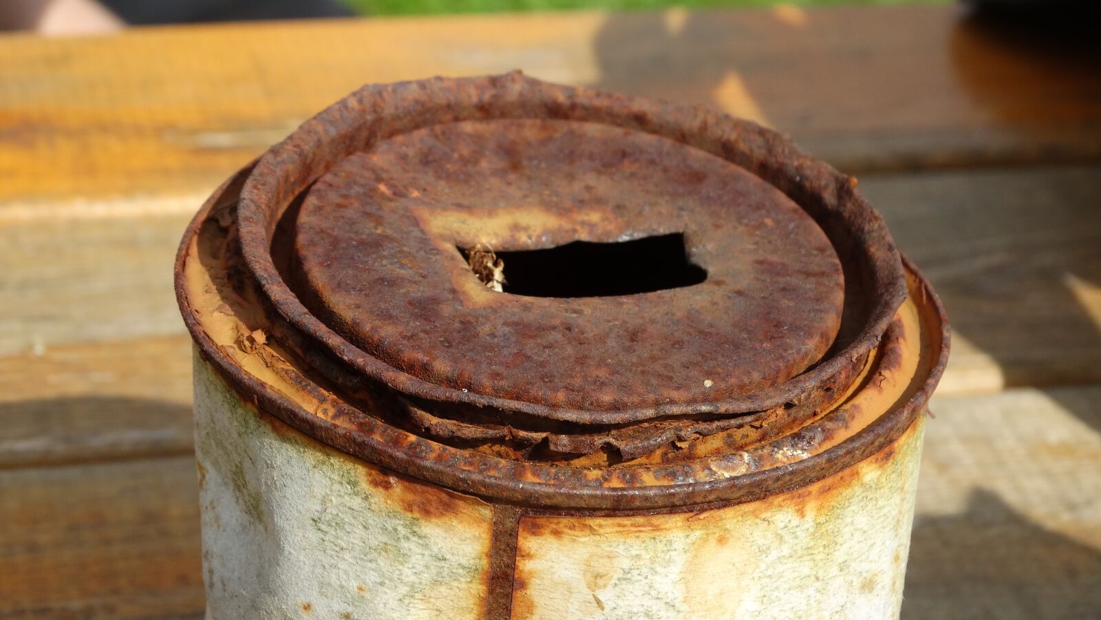 Sony Cyber-shot DSC-HX300 sample photo. Canned, metal tins, metal photography