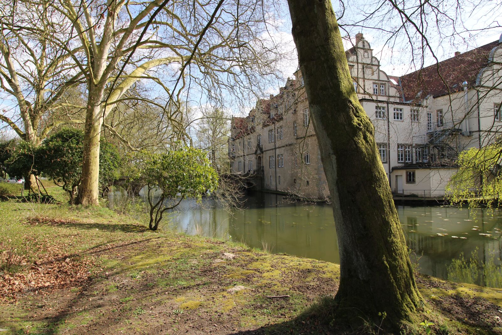 Canon EOS 2000D (EOS Rebel T7 / EOS Kiss X90 / EOS 1500D) sample photo. Burg, wasserschloss, ulenburg photography