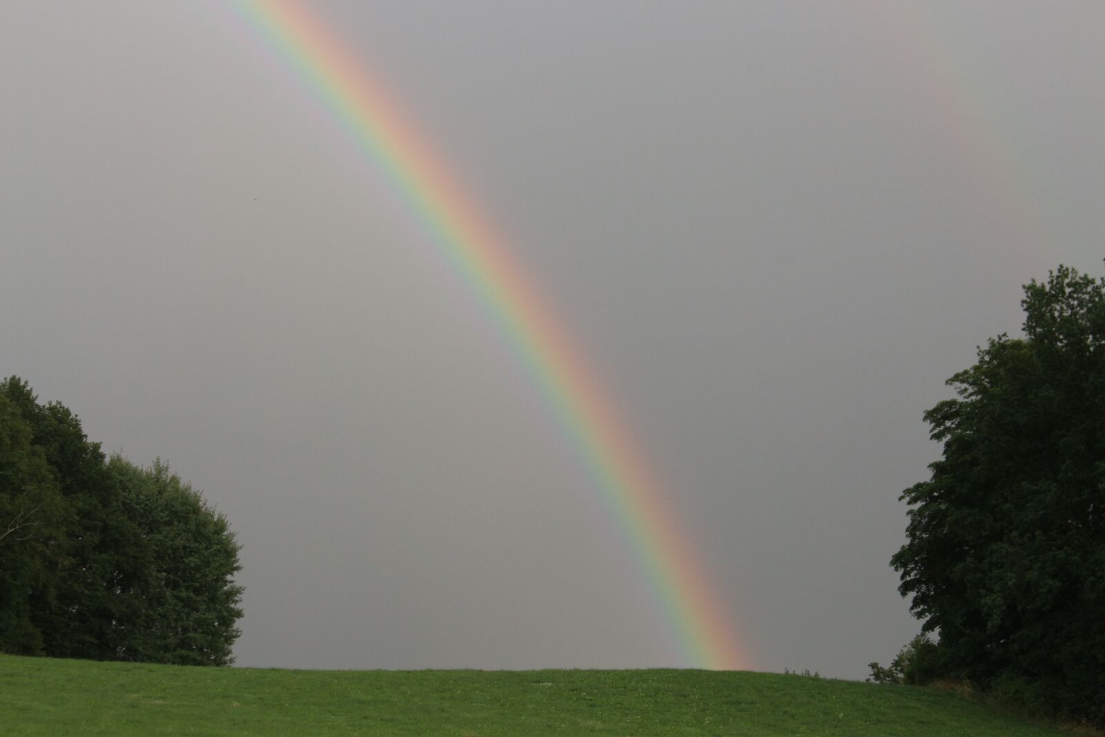 Canon EOS 700D (EOS Rebel T5i / EOS Kiss X7i) sample photo. Rainbow, rain, sky photography