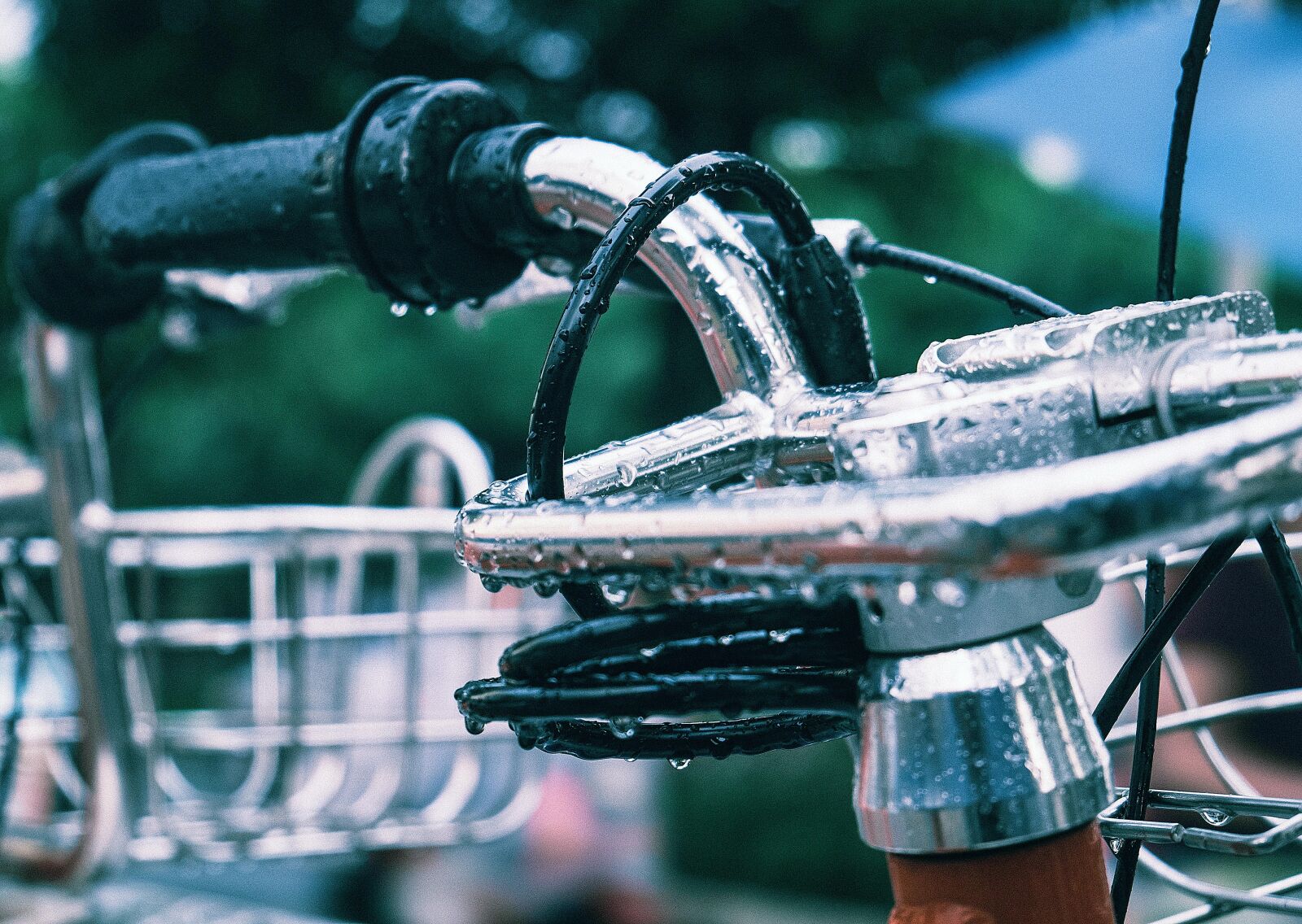 Fujifilm X-E2 sample photo. Bicycle, rain, street photography photography