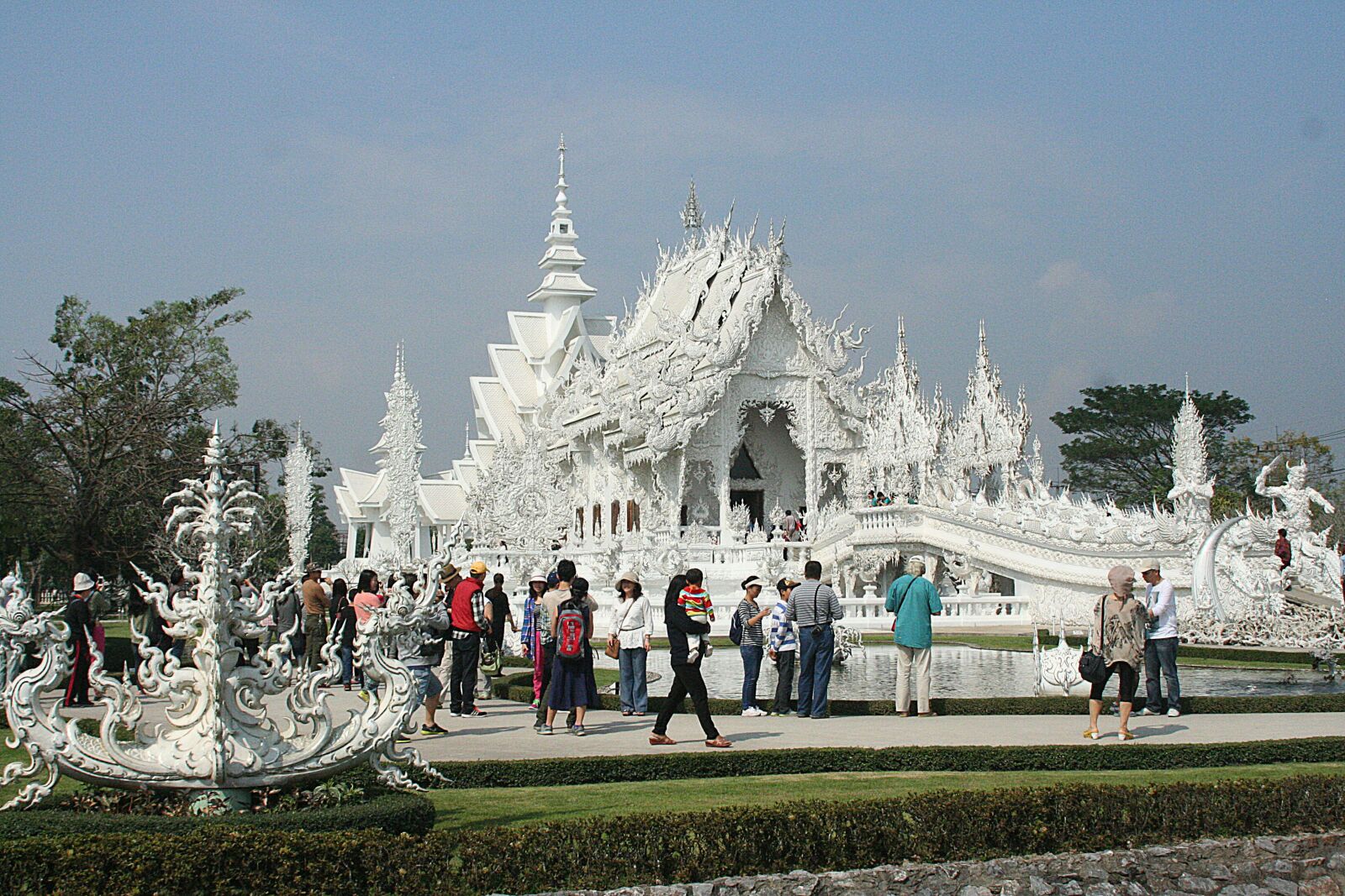Canon EOS 350D (EOS Digital Rebel XT / EOS Kiss Digital N) sample photo. White temple, thailand, beautiful photography