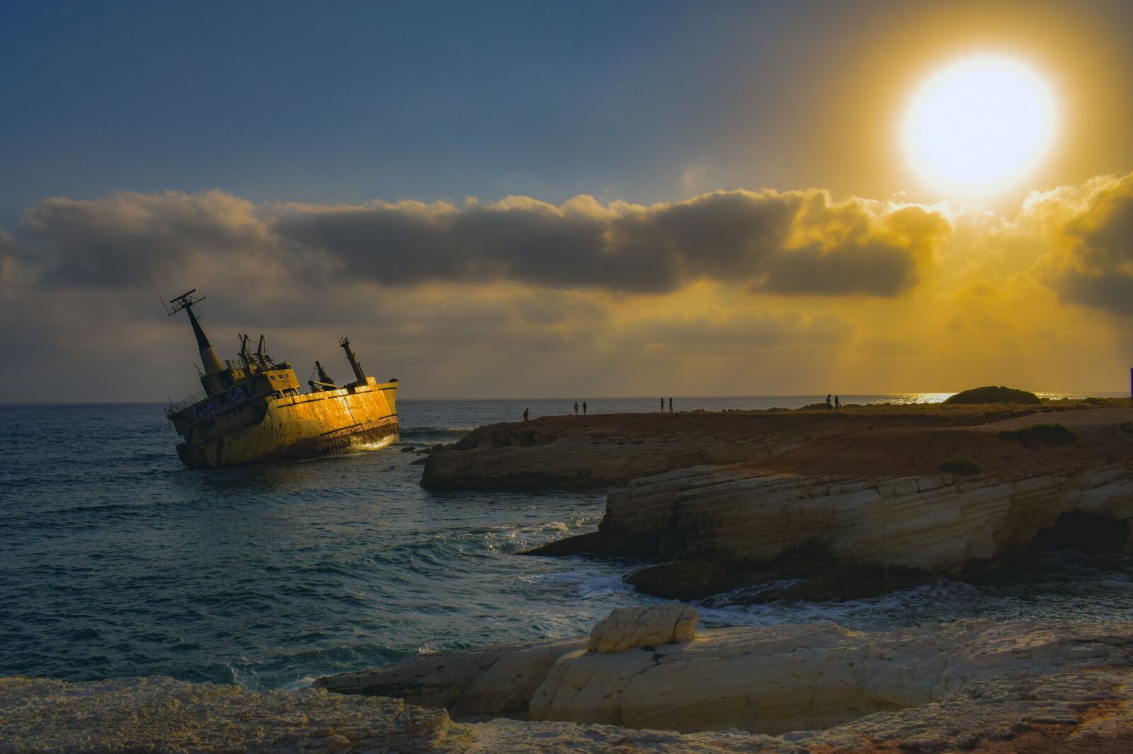 Nikon D3300 sample photo. Shipwreck, sea, sky photography