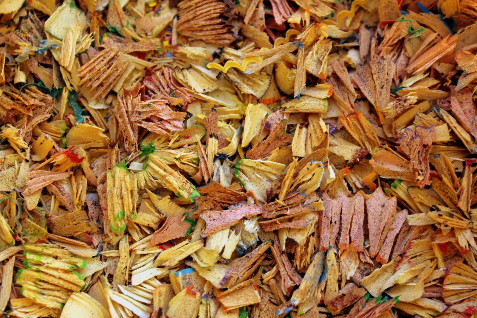 Canon EOS 1200D (EOS Rebel T5 / EOS Kiss X70 / EOS Hi) sample photo. Shavings, scraps, temperowanie photography
