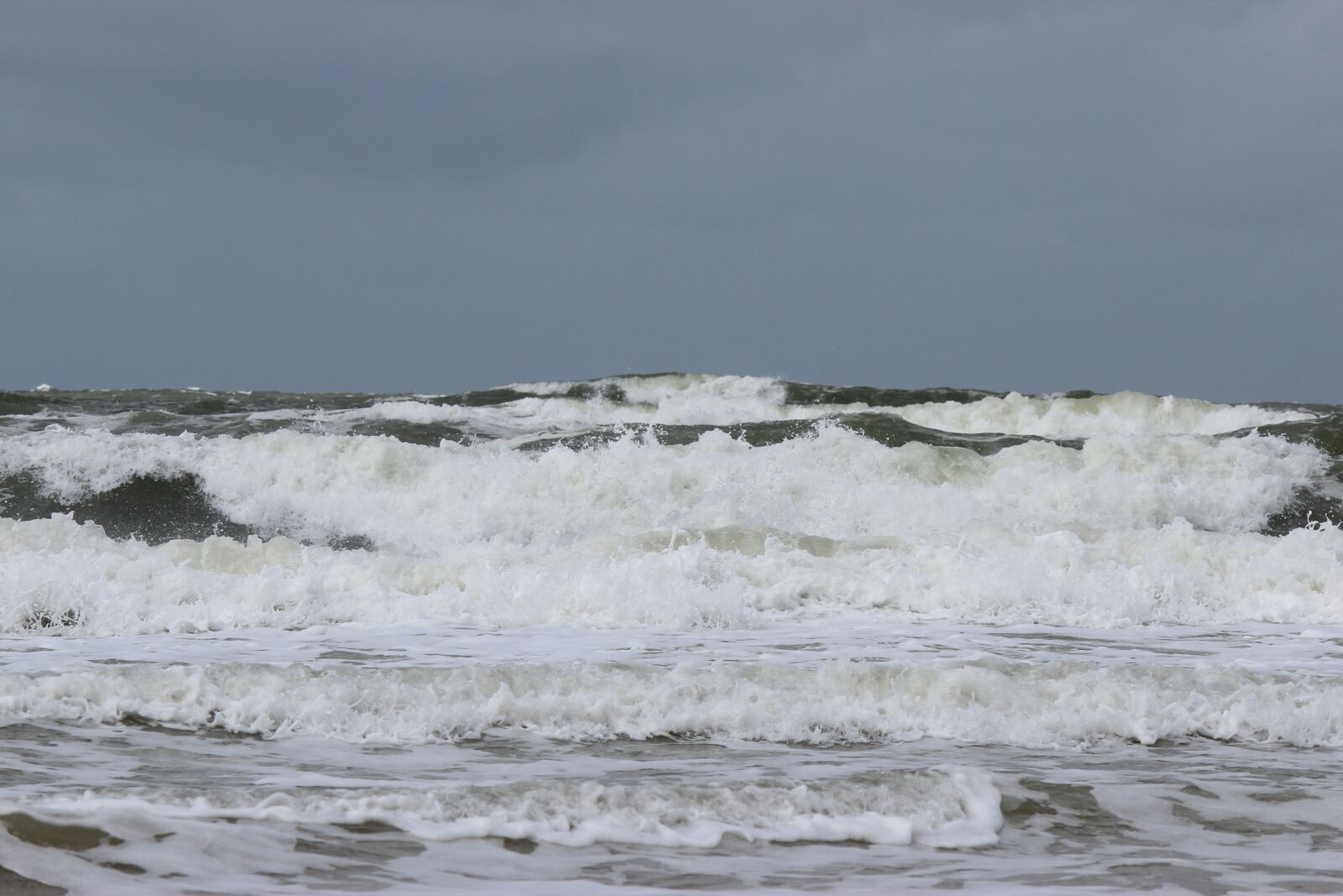 Canon EOS 600D (Rebel EOS T3i / EOS Kiss X5) sample photo. Wave, surf, denmark photography