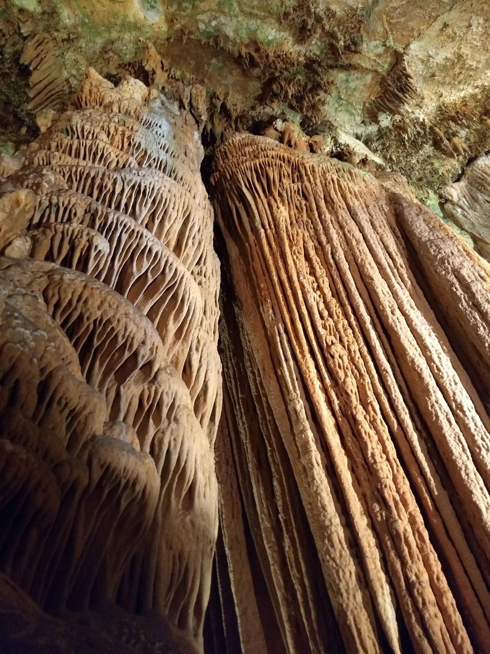 Motorola Moto G (5) Plus sample photo. Luray caverns, stalagmite, spelunking photography