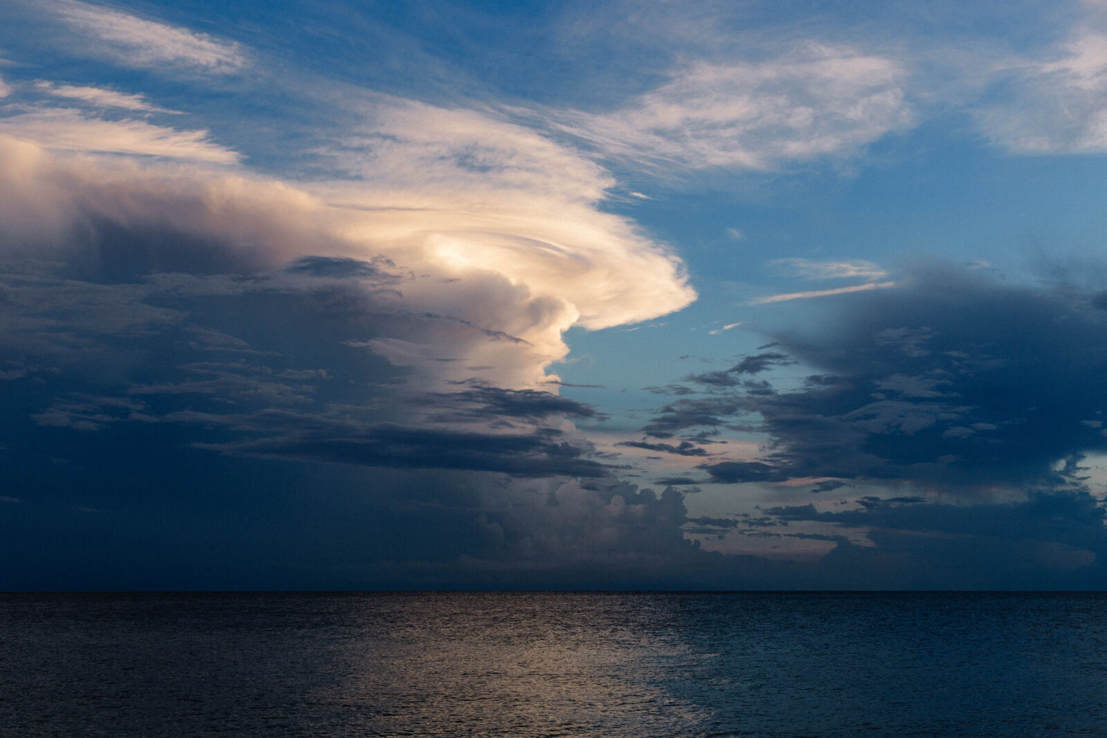 Canon EOS 6D + Canon EF 50mm F1.8 STM sample photo. Cloud, formation, clouds, cloudscape photography