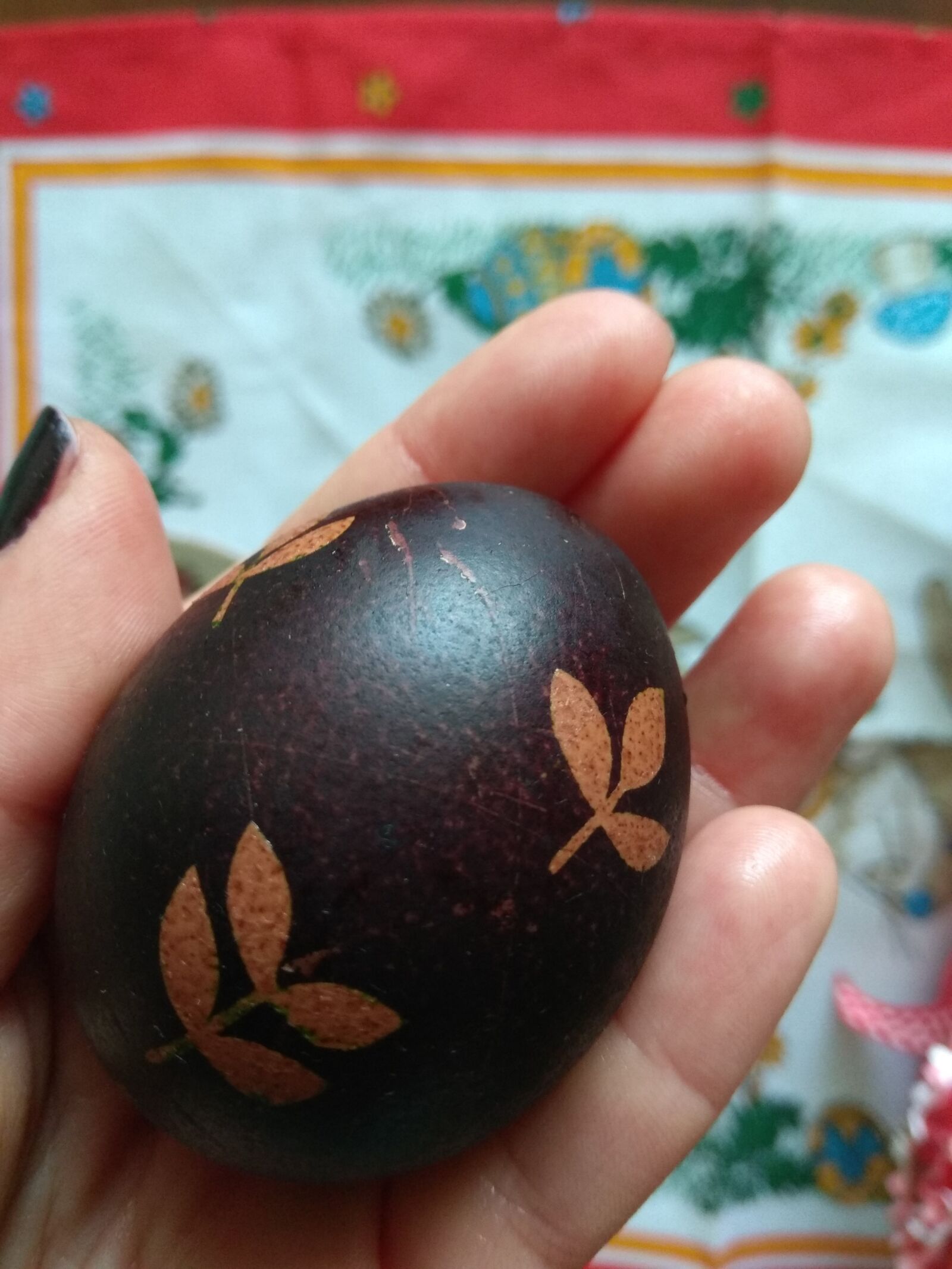 Xiaomi Redmi Note 4 sample photo. Eastern, eggs, hand photography