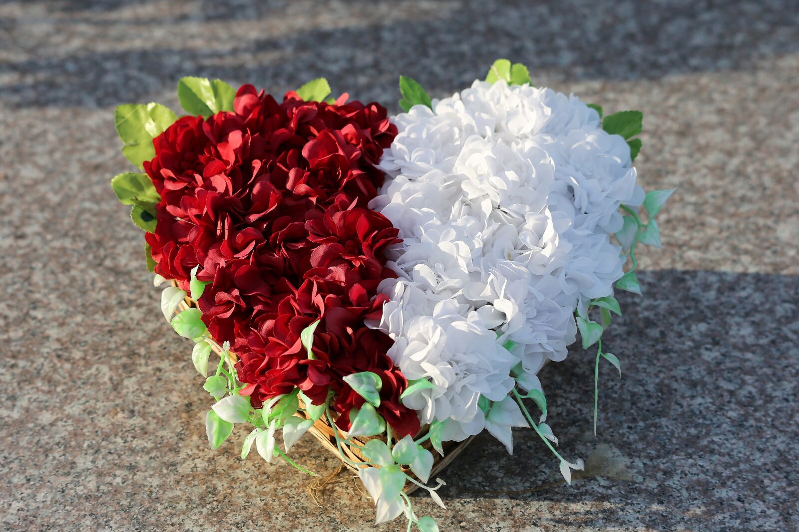 Canon EOS 6D sample photo. Heart, artificial flower decoration photography