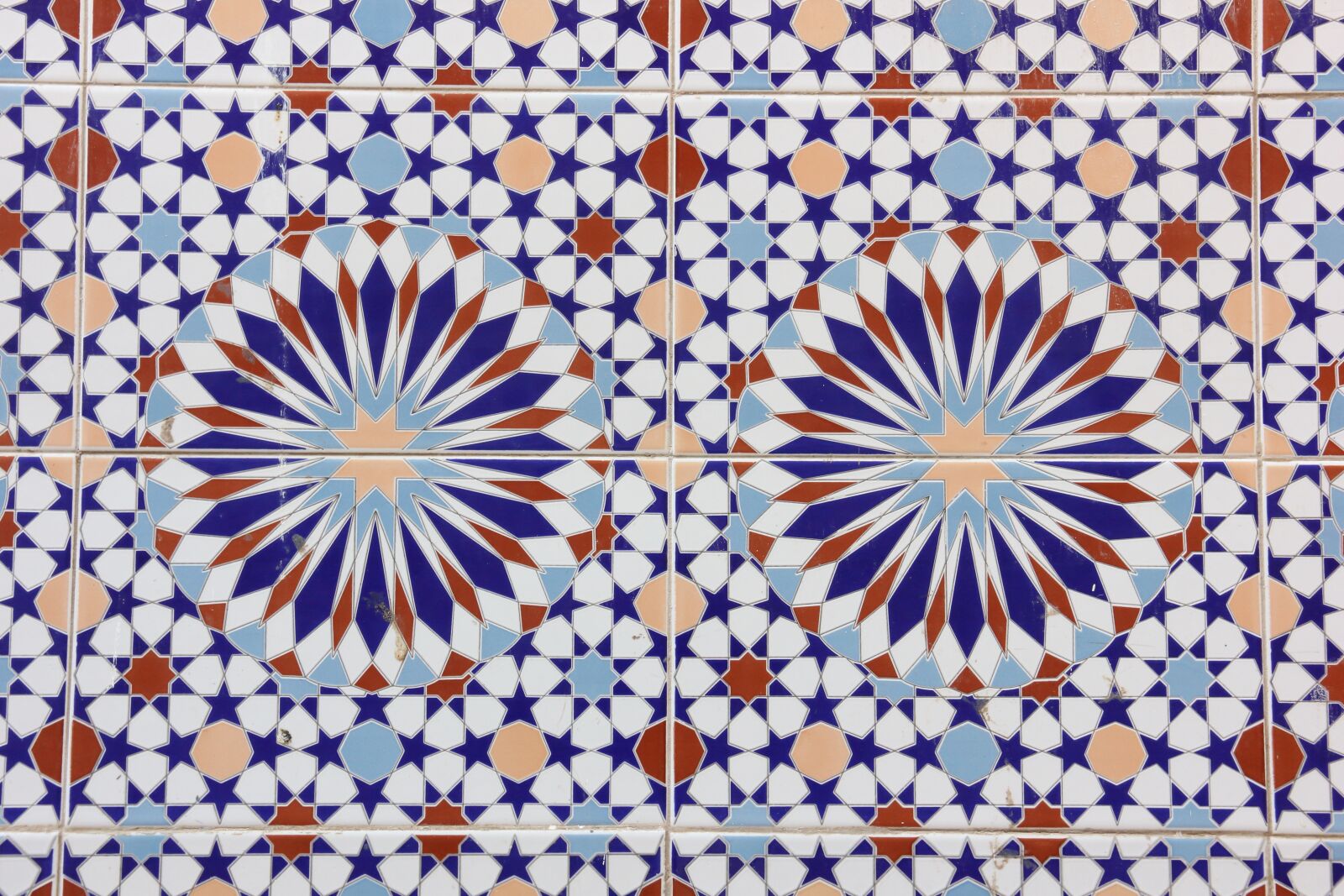 Canon EOS 550D (EOS Rebel T2i / EOS Kiss X4) sample photo. Morocco, essaouira, tile photography