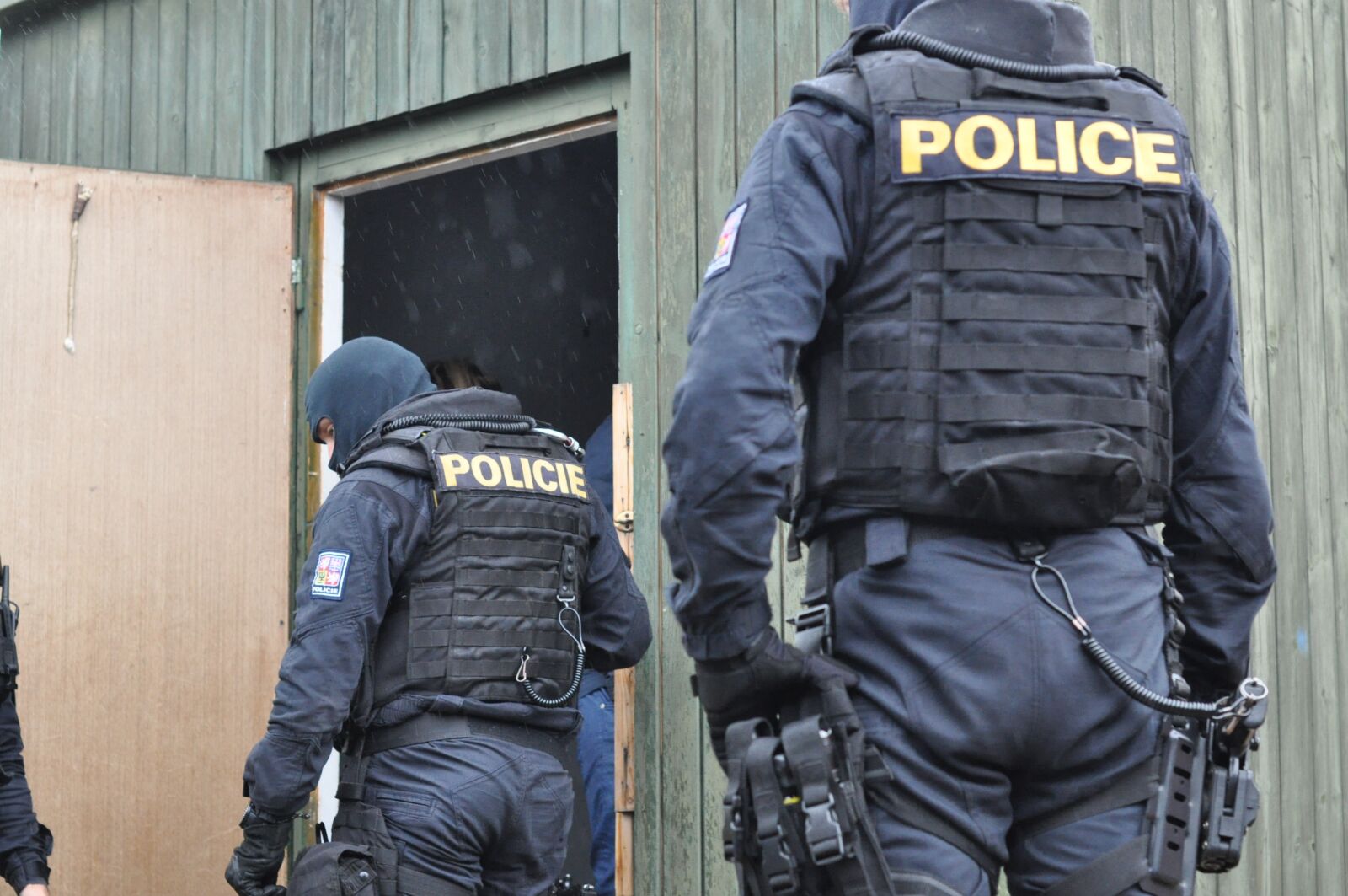 Nikon D90 sample photo. The police of the photography