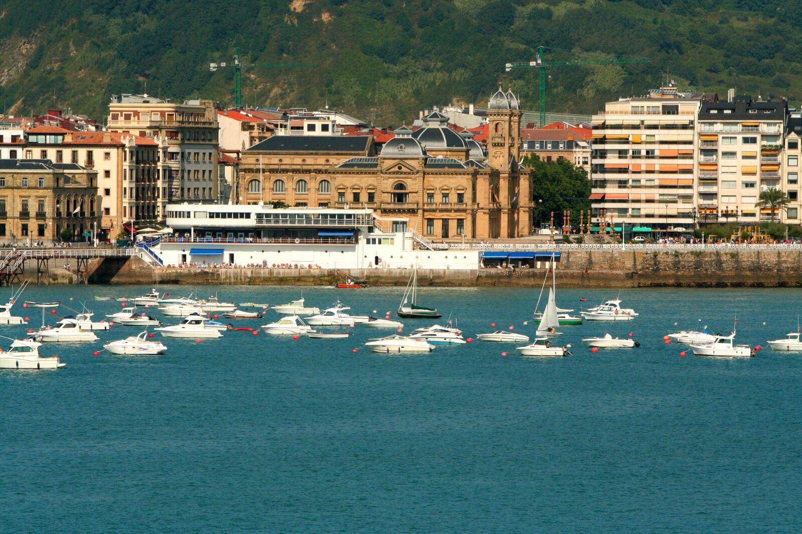 Canon EOS 350D (EOS Digital Rebel XT / EOS Kiss Digital N) sample photo. San sebastian, spain, port photography