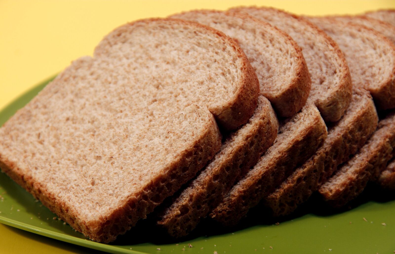 Canon EOS 600D (Rebel EOS T3i / EOS Kiss X5) sample photo. Several, slices, wheat, bread photography
