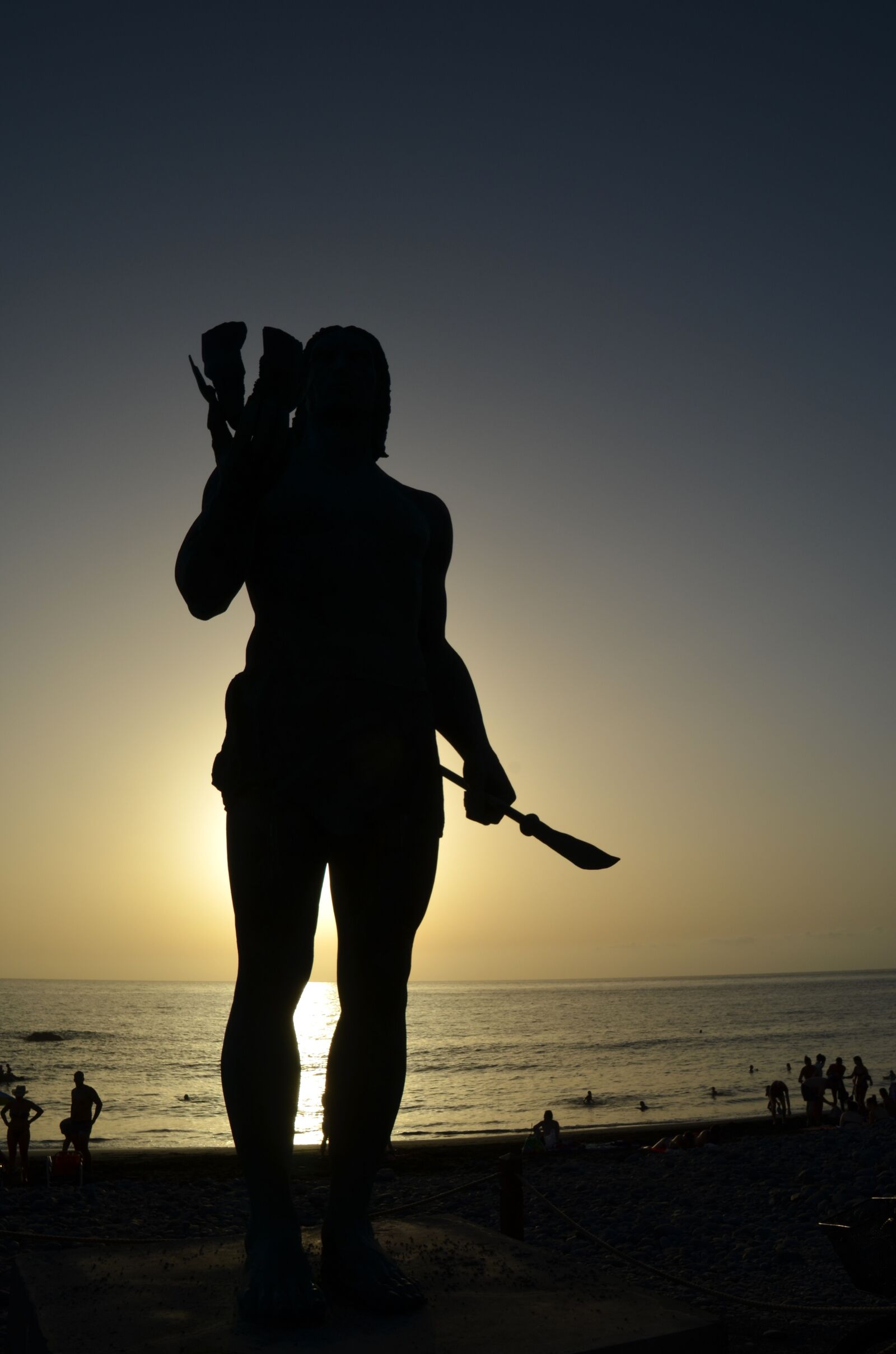 Nikon D5100 sample photo. Statue, la reptiles, canary photography