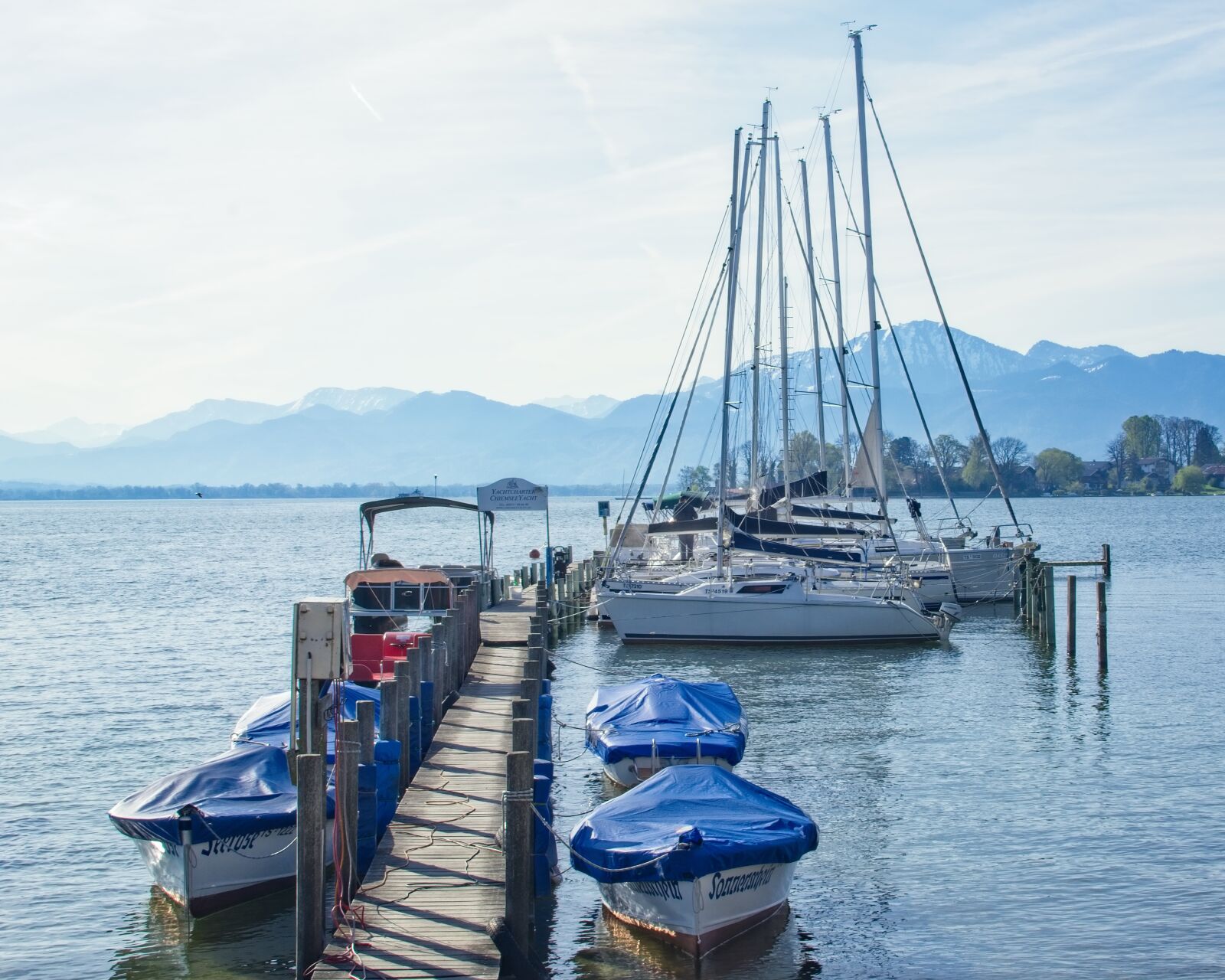 Nikon D7100 + Nikon AF-S DX Nikkor 35mm F1.8G sample photo. Landscape, bavaria, chiemsee photography