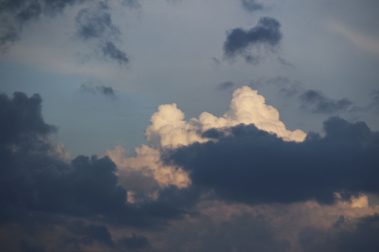 Canon EOS 700D (EOS Rebel T5i / EOS Kiss X7i) sample photo. Clouds, thunderstorm, sky photography