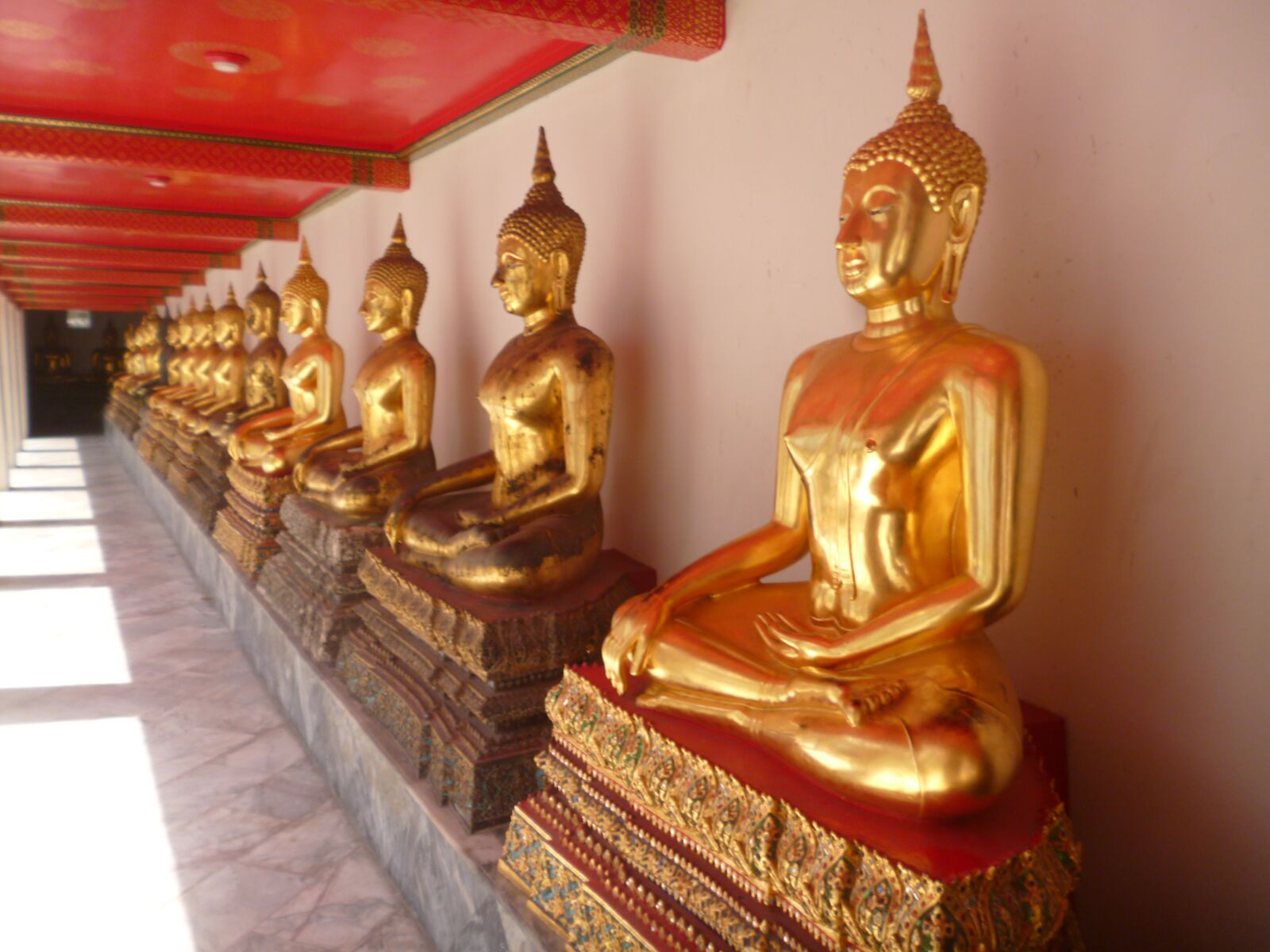 Panasonic DMC-FS16 sample photo. Buddha, floor, temple photography