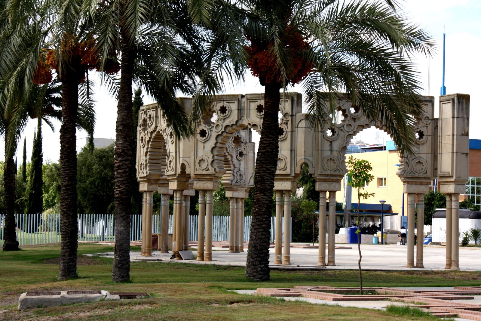 Canon EOS 1000D (EOS Digital Rebel XS / EOS Kiss F) sample photo. Seville, expo, andalusia photography