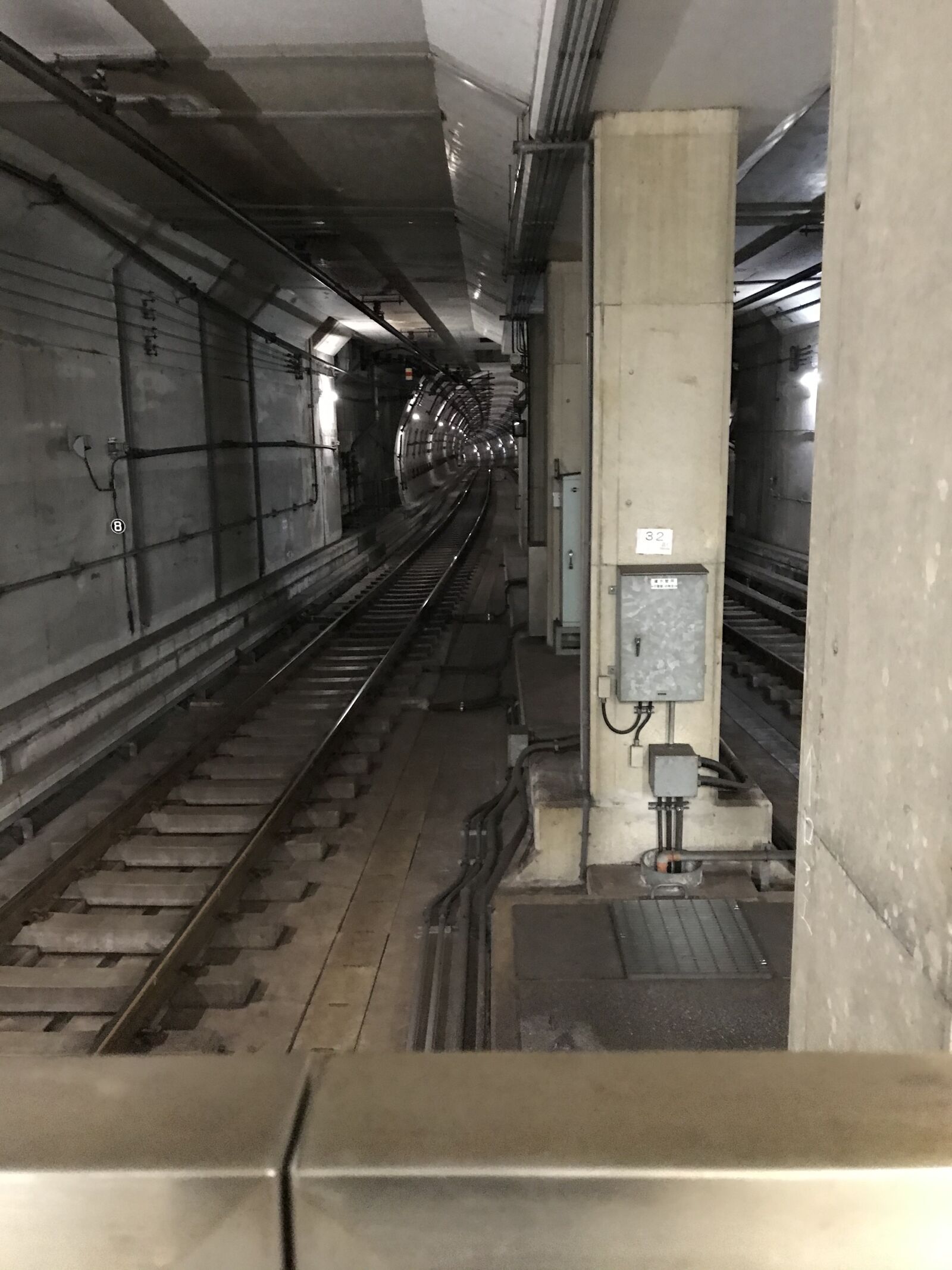 iPhone 7 back camera 3.99mm f/1.8 sample photo. Electric train, metro, track photography