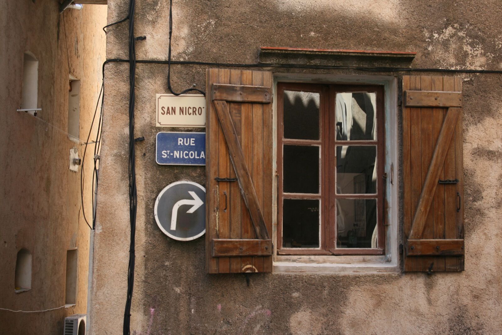 Canon EOS 400D (EOS Digital Rebel XTi / EOS Kiss Digital X) sample photo. House, wood, architecture photography