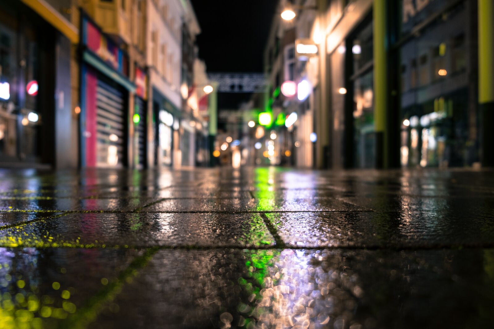 Fujifilm X-T3 sample photo. Shopping street, reflection, lighting photography