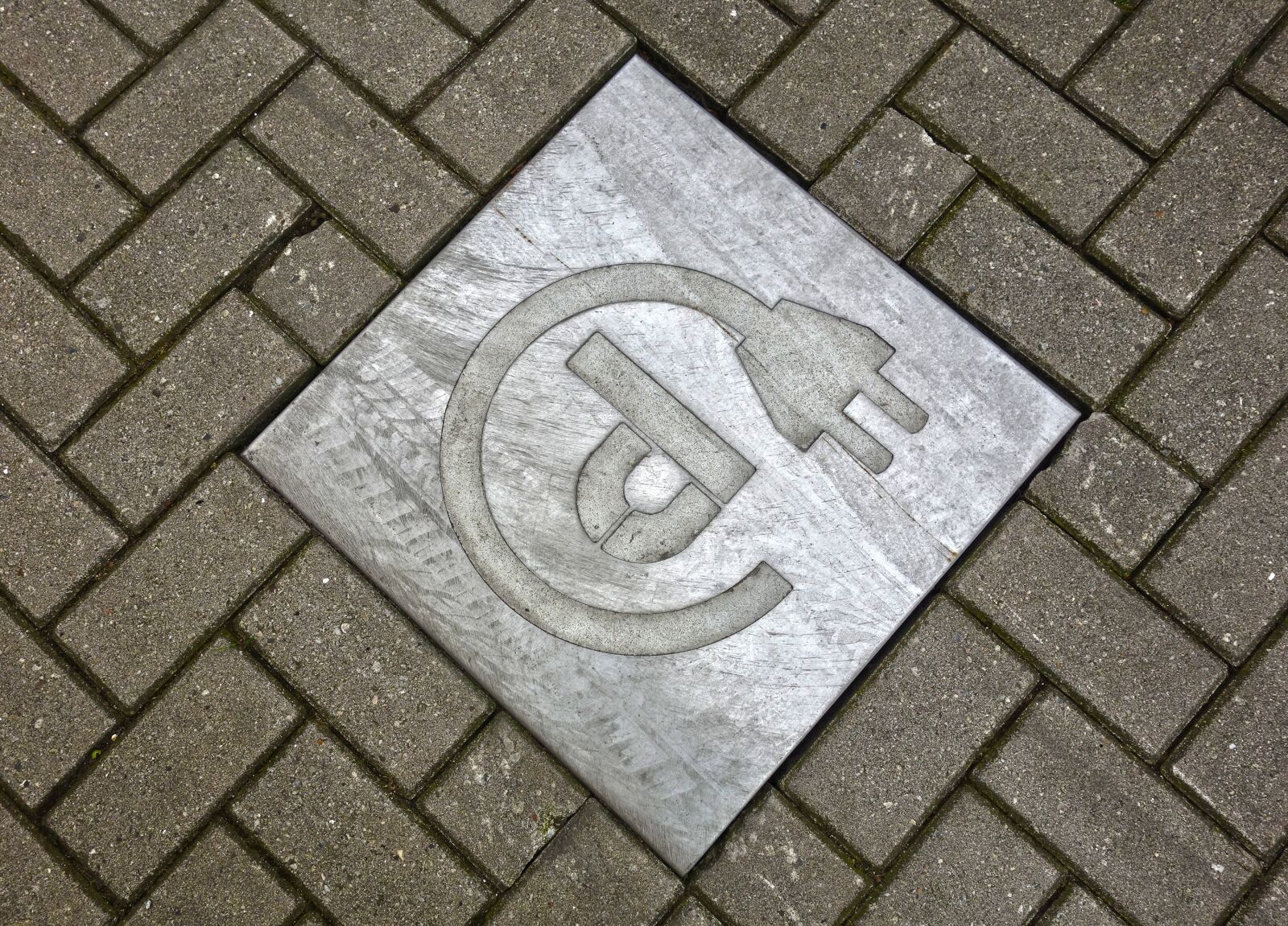 Sony Cyber-shot DSC-RX100 sample photo. Tile, street, pavement photography