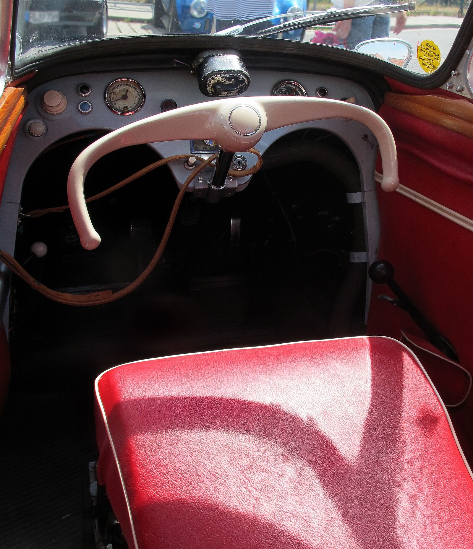 Canon PowerShot G12 sample photo. Oldtimer, messerschmitt, cabin scooter photography