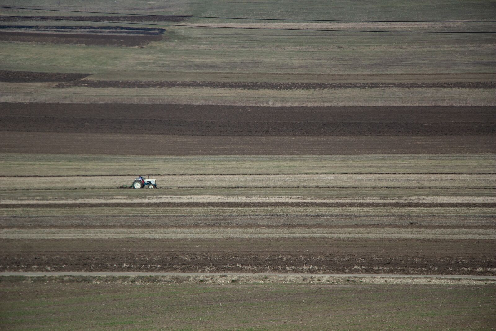Canon EOS 100D (EOS Rebel SL1 / EOS Kiss X7) sample photo. Agriculture, fields, tractor photography