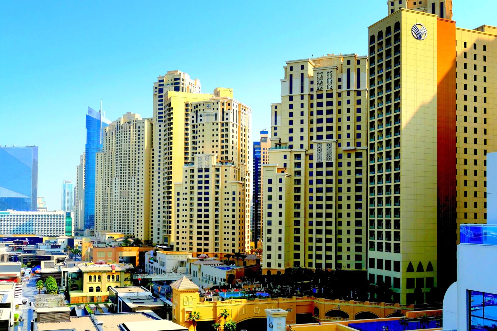 Panasonic Lumix DMC-FZ1000 sample photo. Dubai, skyscrapers, skyscraper photography