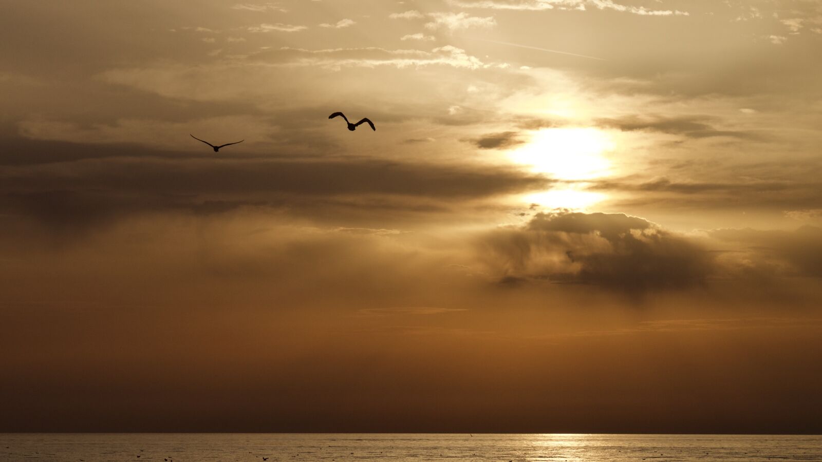 Panasonic Lumix DMC-G6 sample photo. Sunset, sun, dawn photography