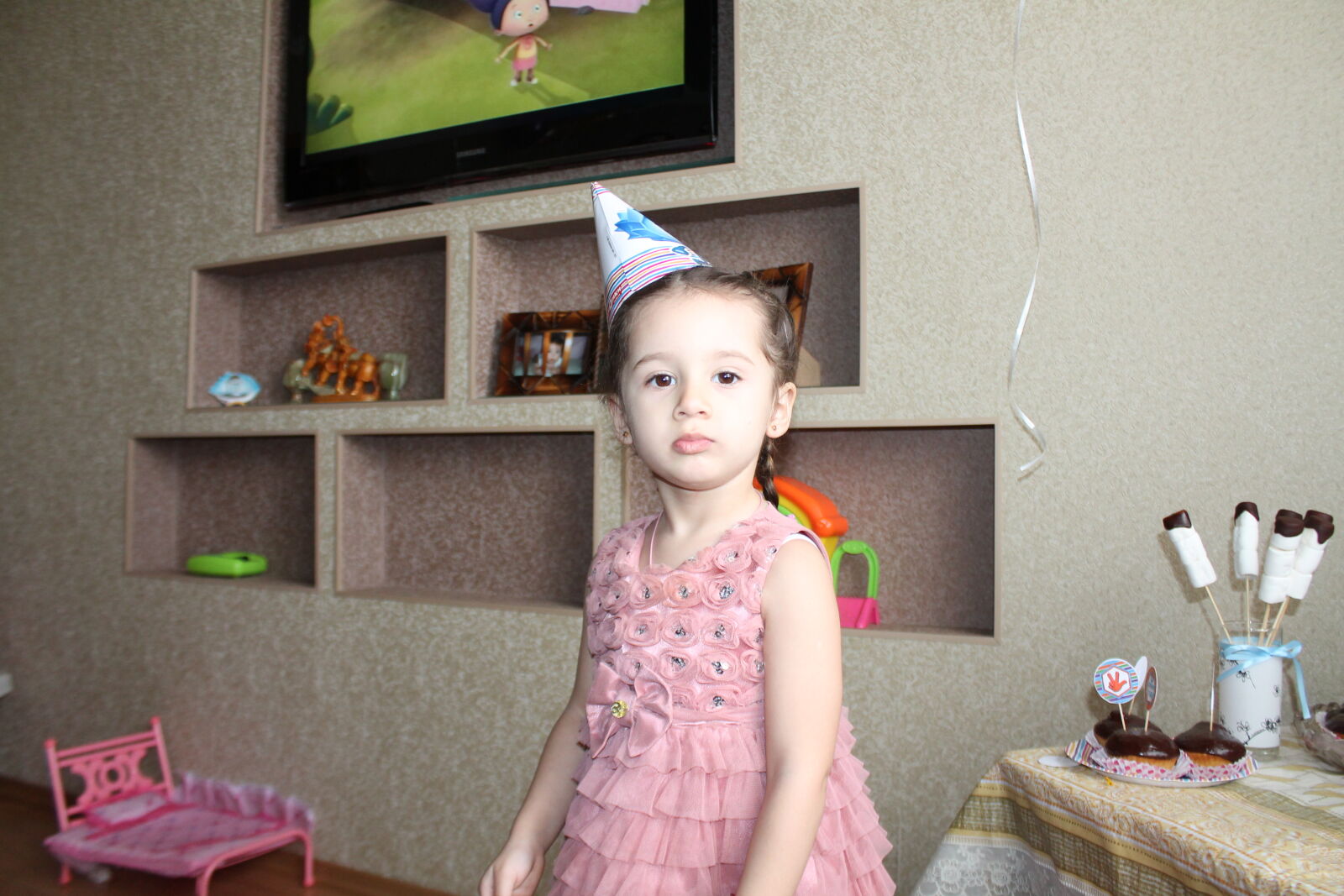 Canon EOS 1100D (EOS Rebel T3 / EOS Kiss X50) sample photo. Baby, child, kid, the photography