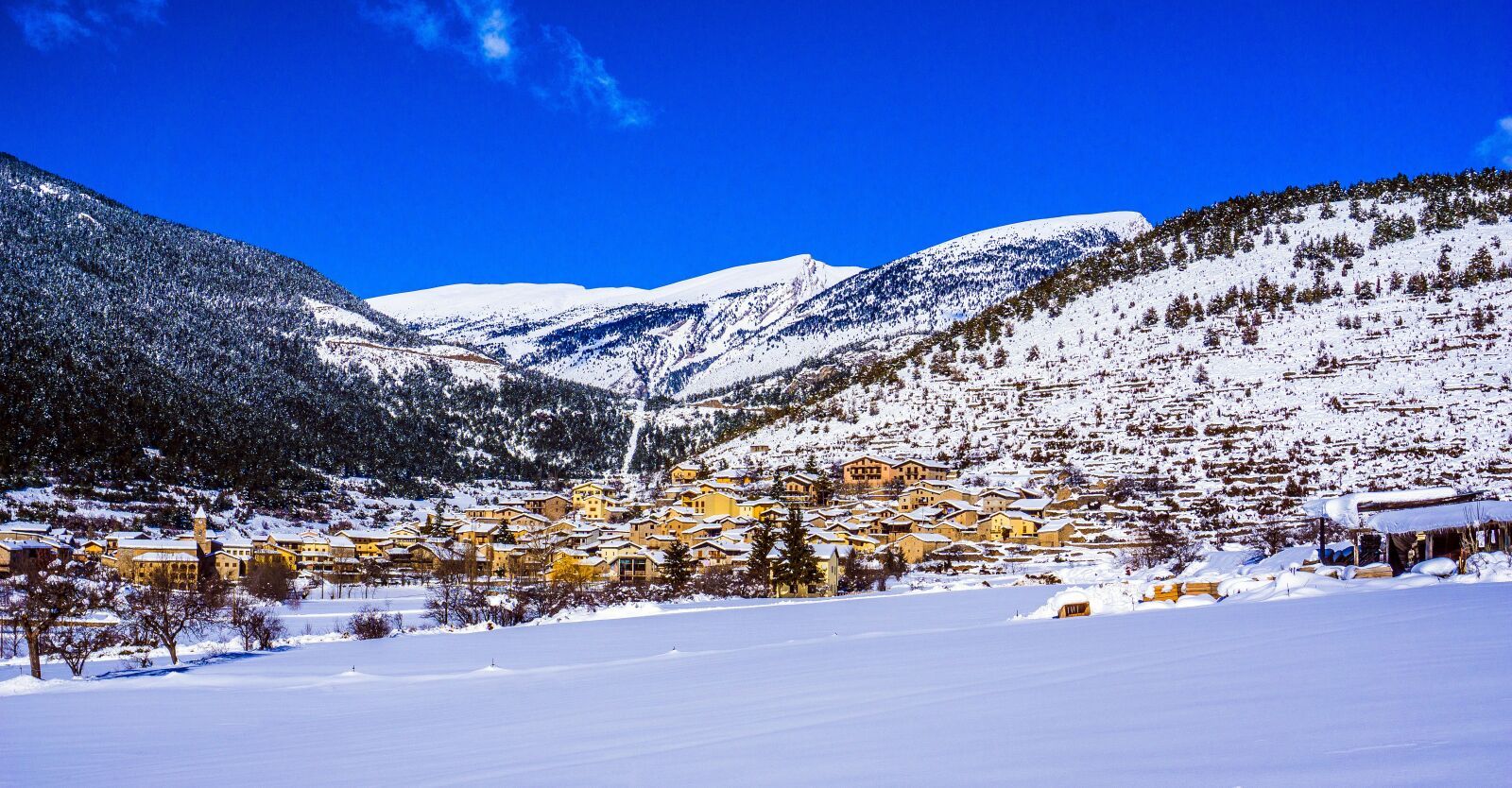 Sony E 16-50mm F3.5-5.6 PZ OSS sample photo. Snow, mountain, winter photography
