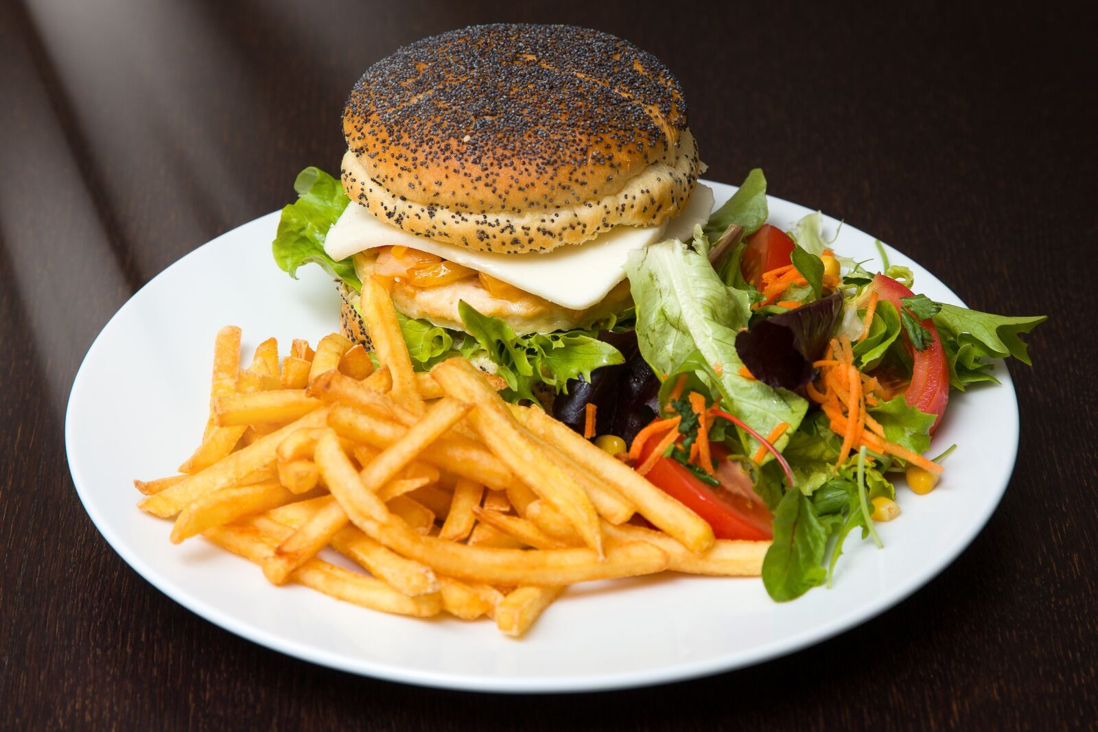 Canon EOS 6D + Canon EF 24-105mm F4L IS USM sample photo. Hamburger, food, burger photography