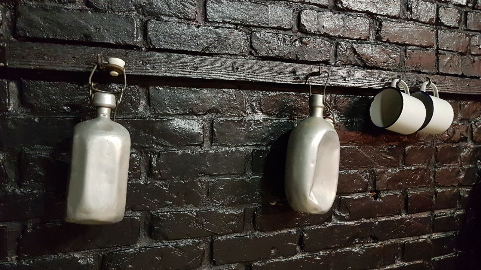 Samsung Galaxy S7 Edge sample photo. Wall, black, canteen photography