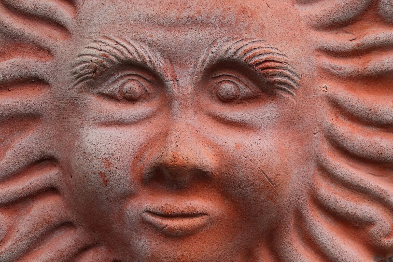 Canon EOS 200D (EOS Rebel SL2 / EOS Kiss X9) sample photo. Sun, ceramic, face photography