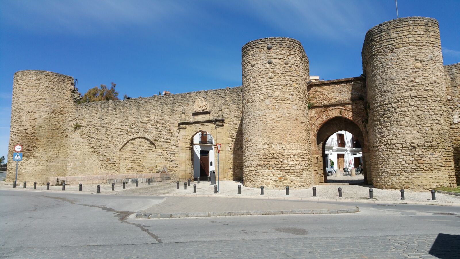 Samsung Galaxy Note4 sample photo. Puerta de almoc bar photography