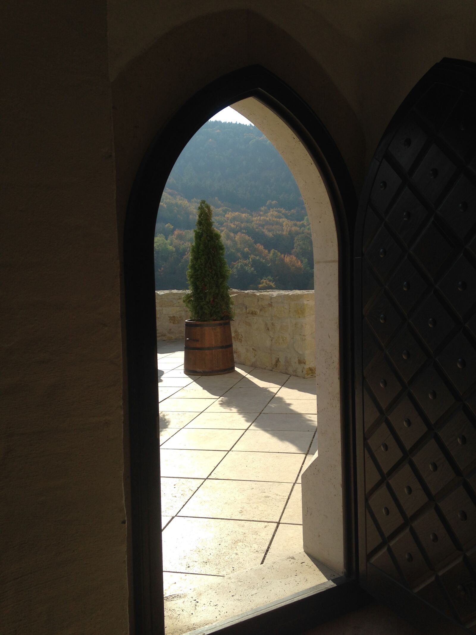 iPhone 5c back camera 4.12mm f/2.4 sample photo. Hungary, castle, history photography